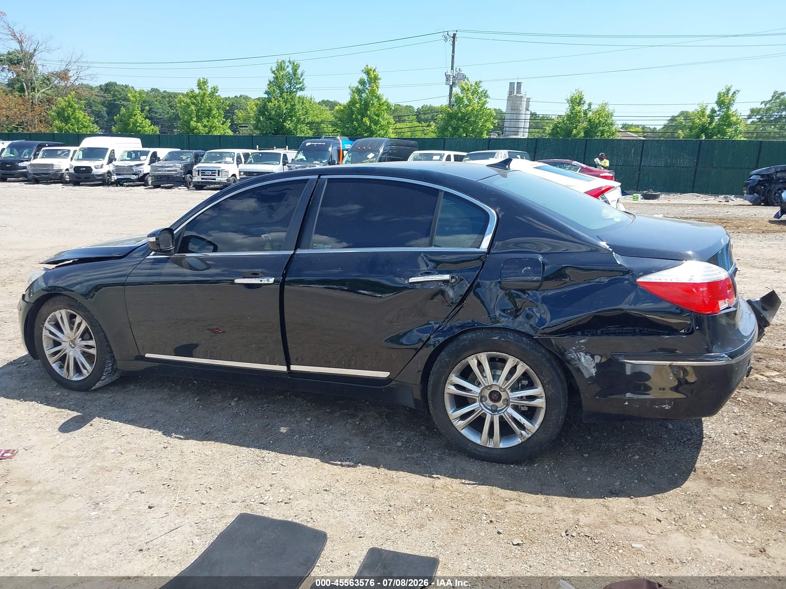 2010 Hyundai Genesis 4.6 Black vin: KMHGC4DF3AU092478