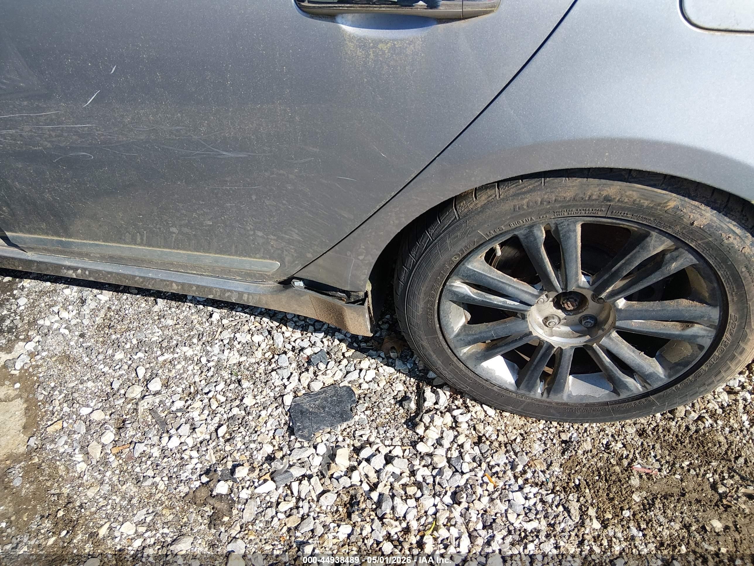 2010 Hyundai Genesis 4.6 Silver vin: KMHGC4DF3AU094103