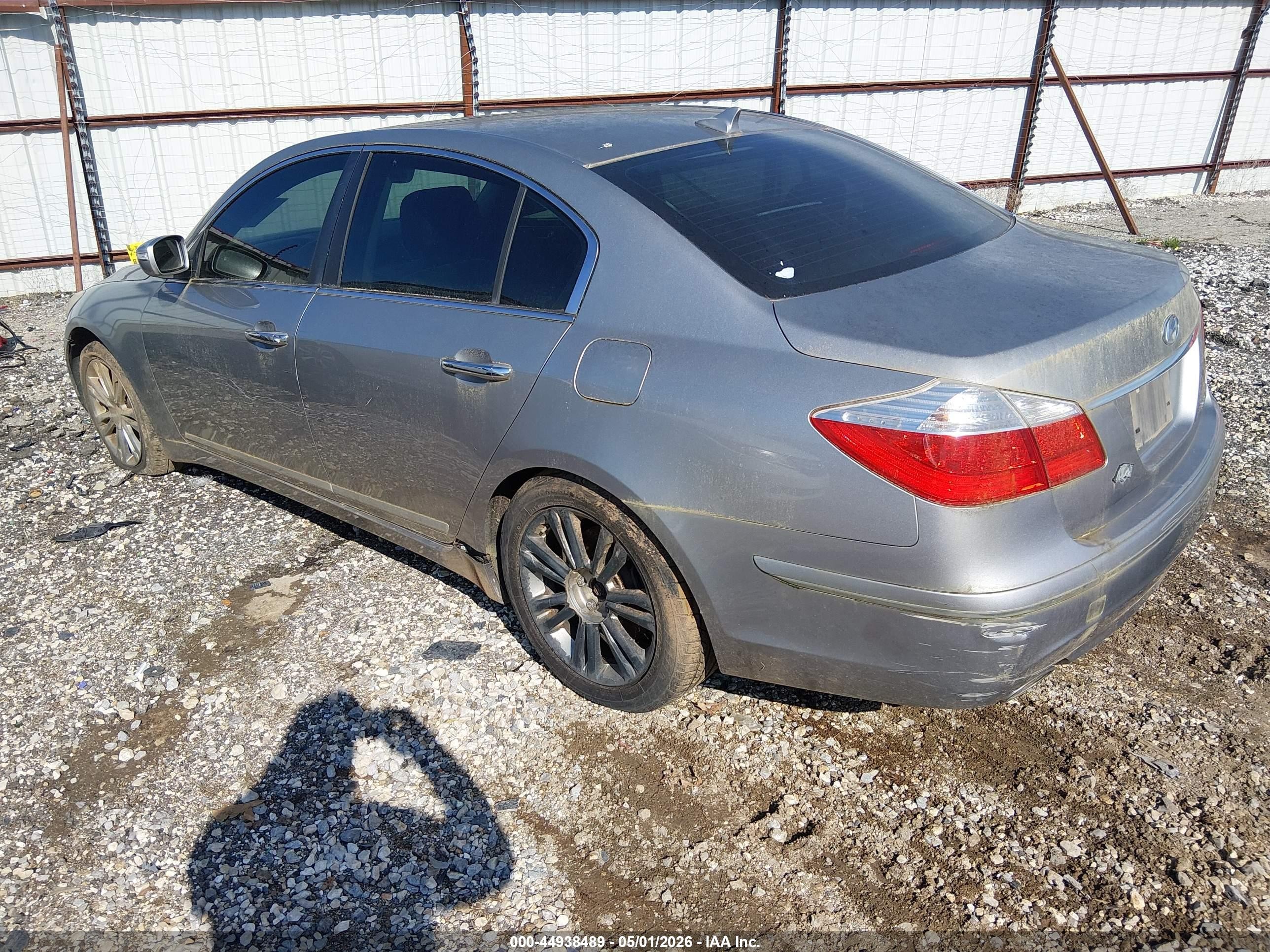 2010 Hyundai Genesis 4.6 Silver vin: KMHGC4DF3AU094103