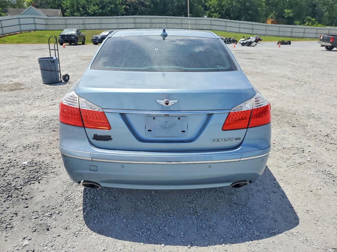 2011 Hyundai Genesis 4.6l Blue vin: KMHGC4DF3BU126890