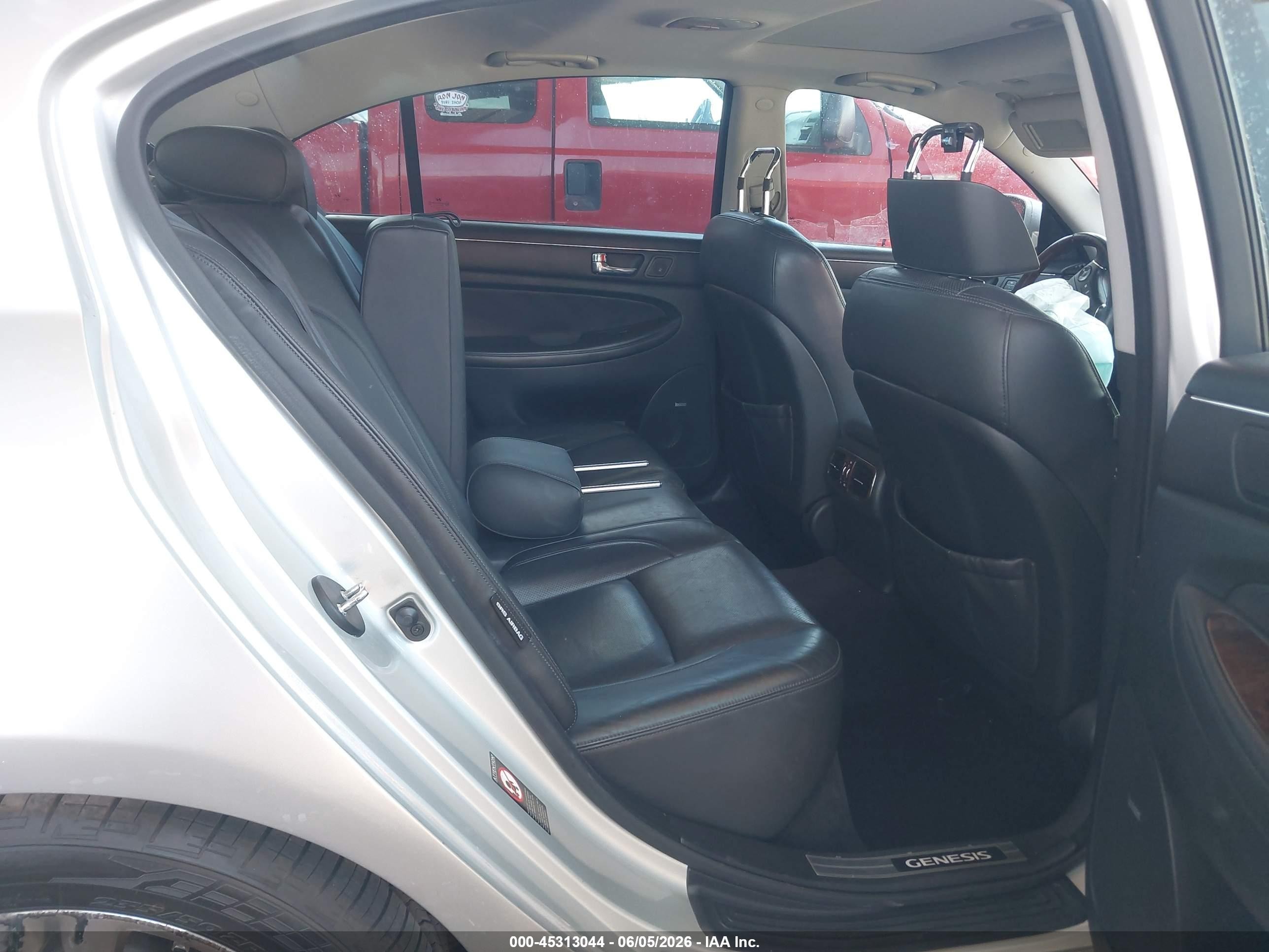 2011 Hyundai Genesis 4.6 Gray vin: KMHGC4DF3BU129398