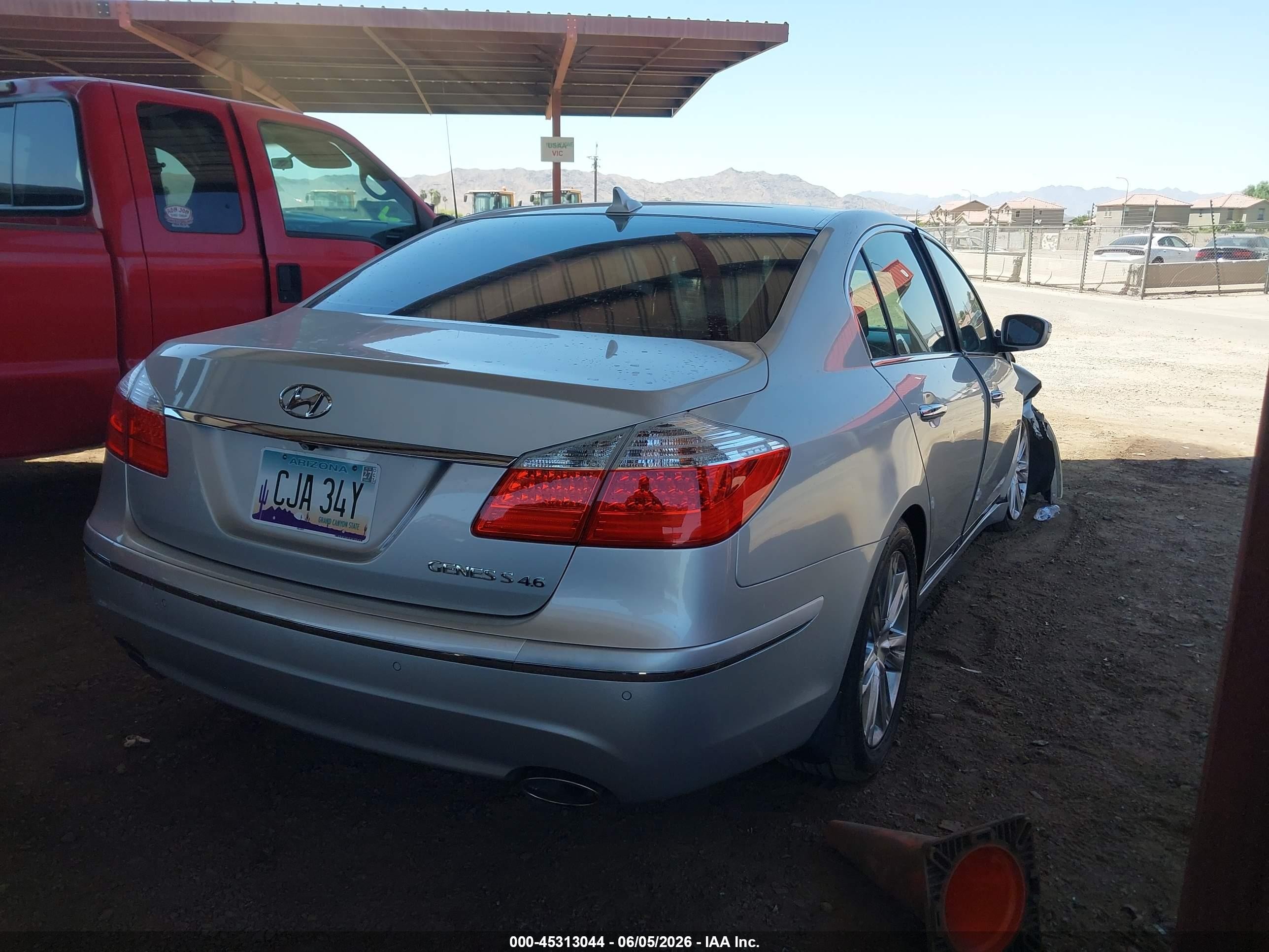 2011 Hyundai Genesis 4.6 Gray vin: KMHGC4DF3BU129398