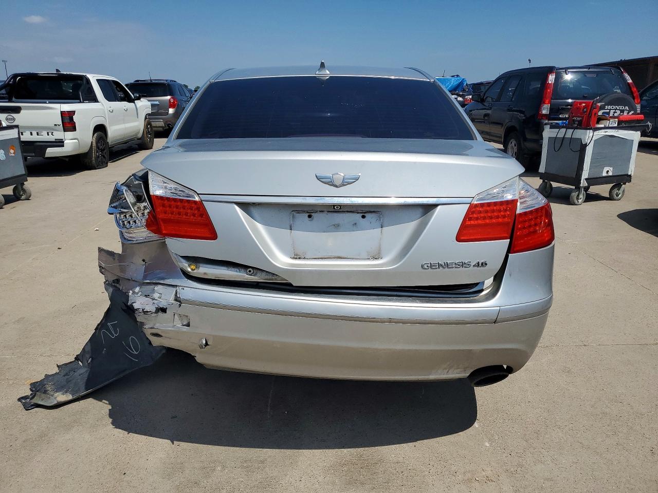 2010 Hyundai Genesis 4.6l Silver vin: KMHGC4DF4AU072921