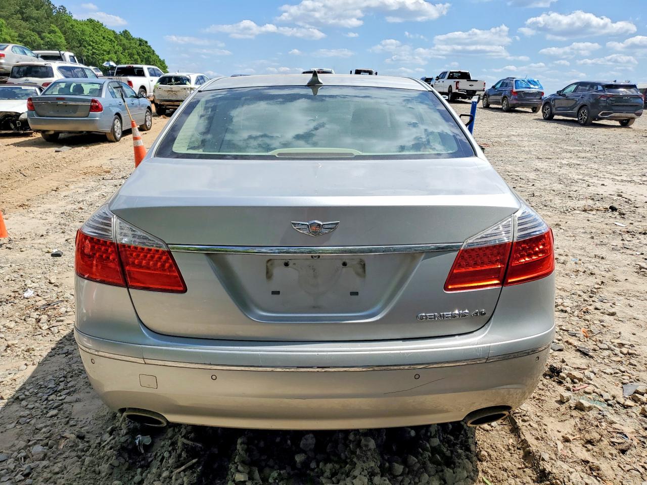 2011 Hyundai Genesis 4.6l Silver vin: KMHGC4DF4BU113839