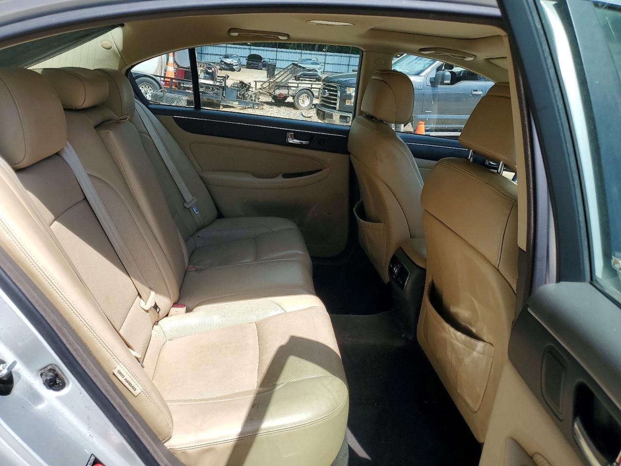 2011 Hyundai Genesis 4.6l Silver vin: KMHGC4DF4BU113839