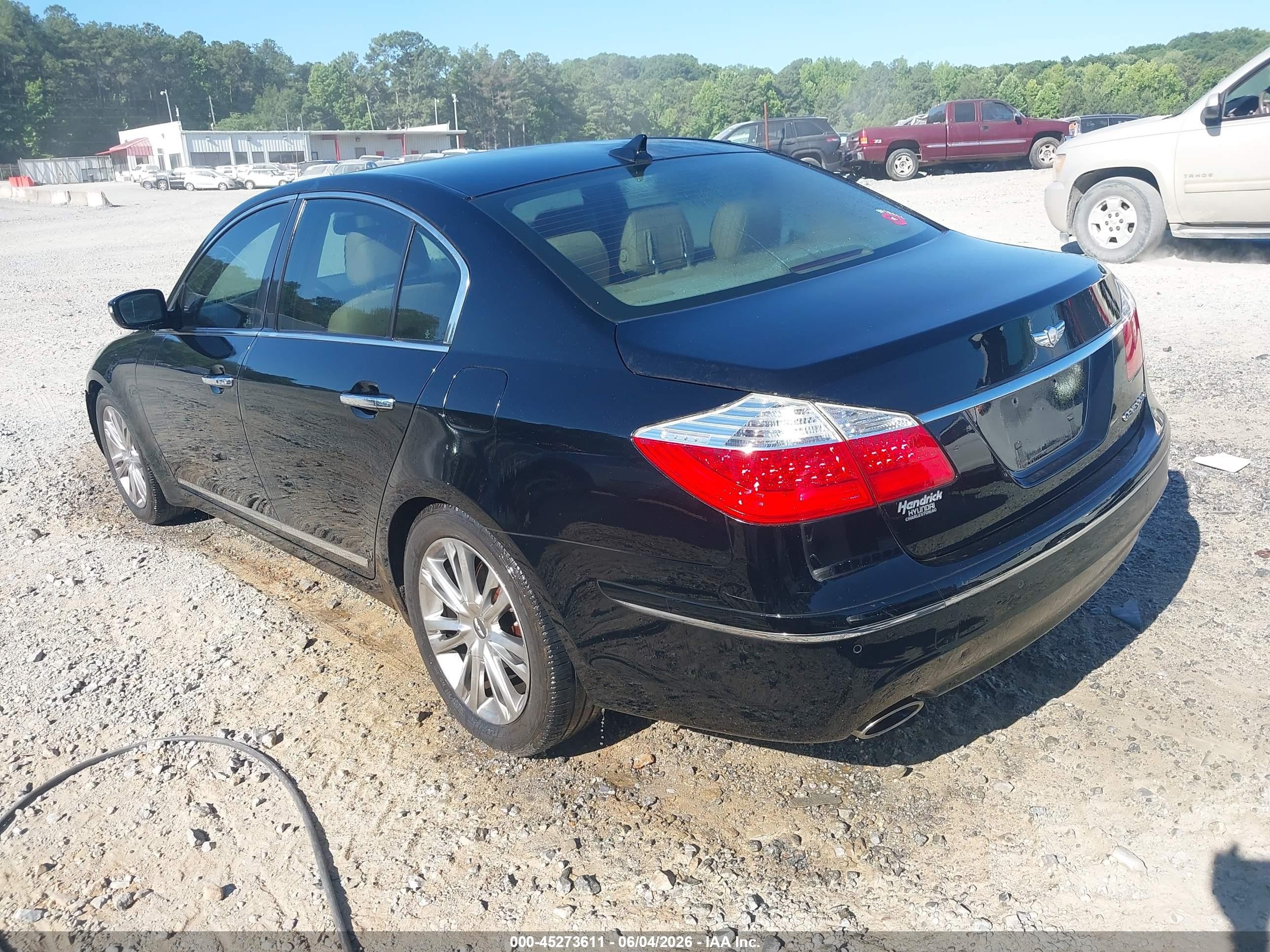 2011 Hyundai Genesis 4.6 Black vin: KMHGC4DF4BU125814