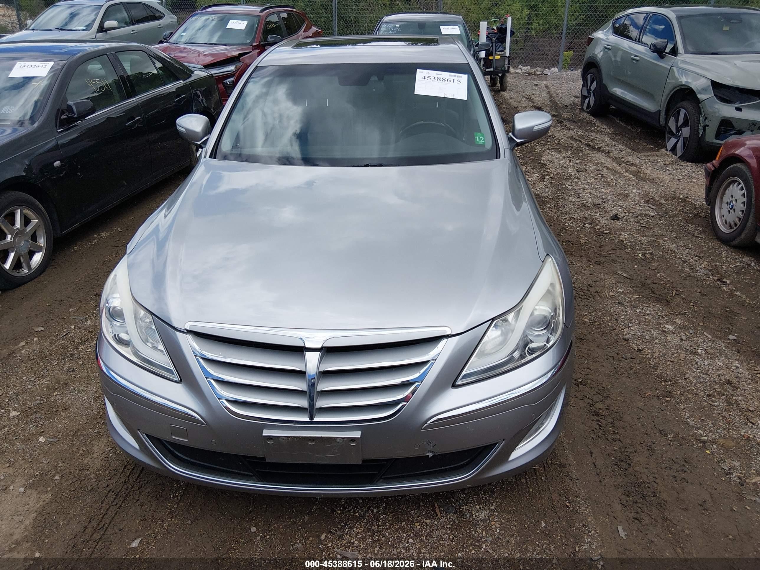 2012 Hyundai Genesis 4.6 Silver vin: KMHGC4DF4CU171662