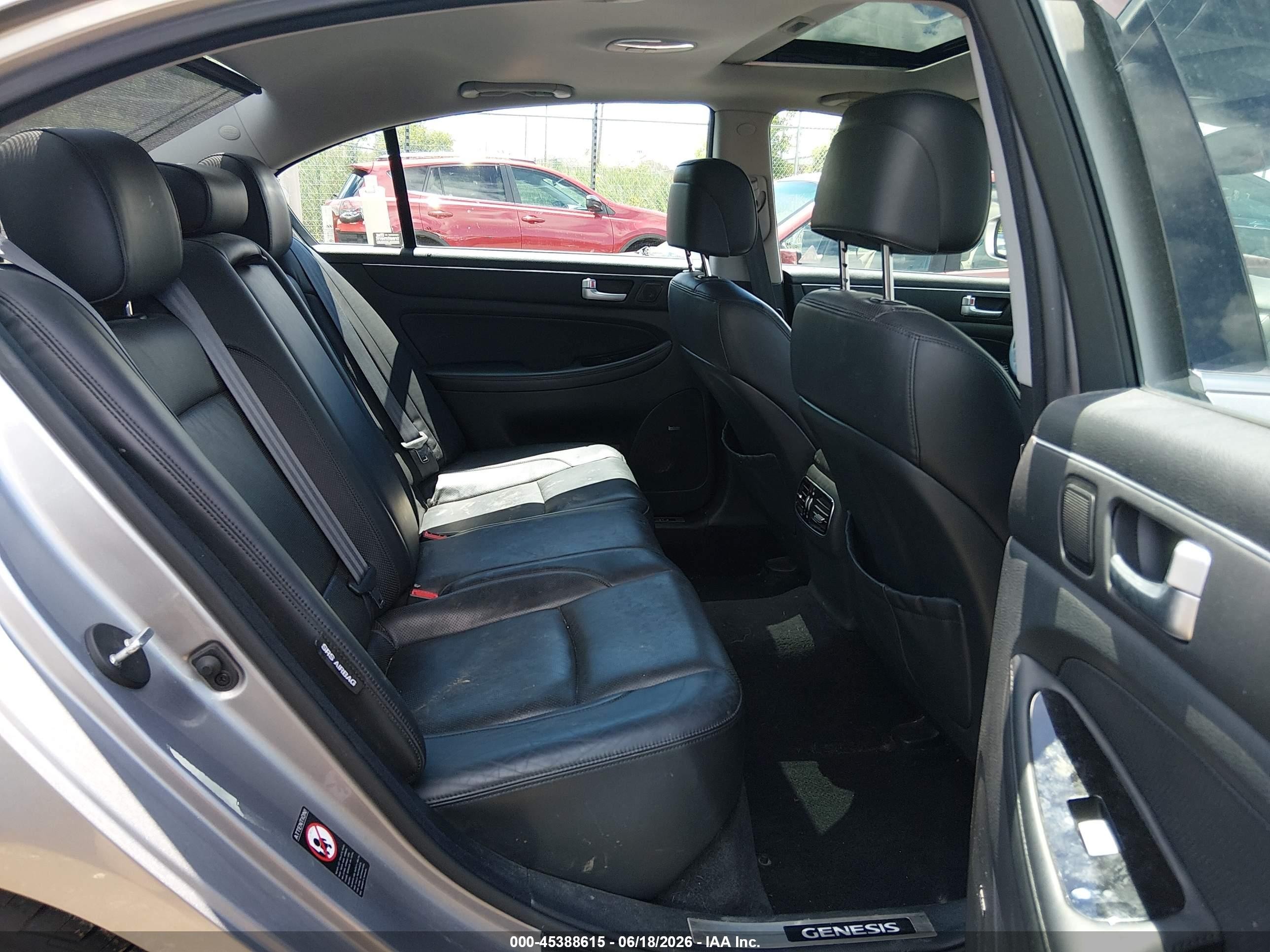 2012 Hyundai Genesis 4.6 Silver vin: KMHGC4DF4CU171662