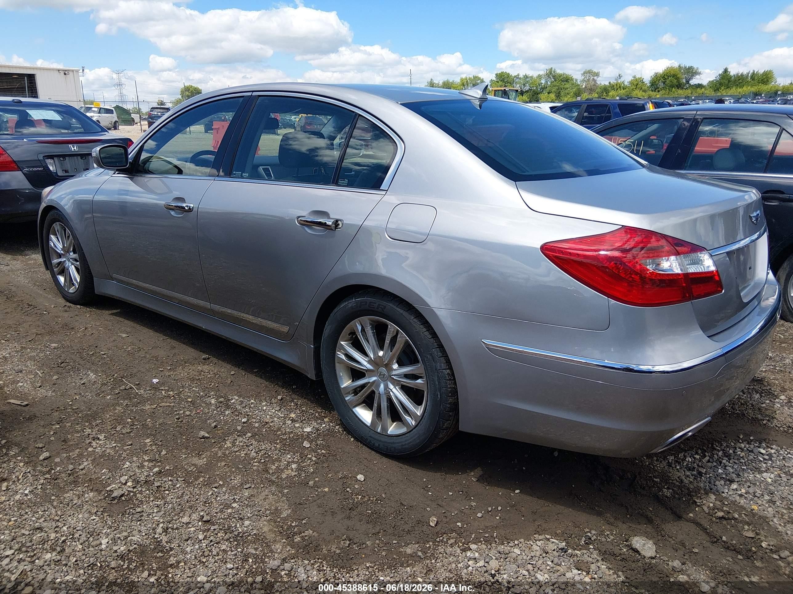 2012 Hyundai Genesis 4.6 Silver vin: KMHGC4DF4CU171662
