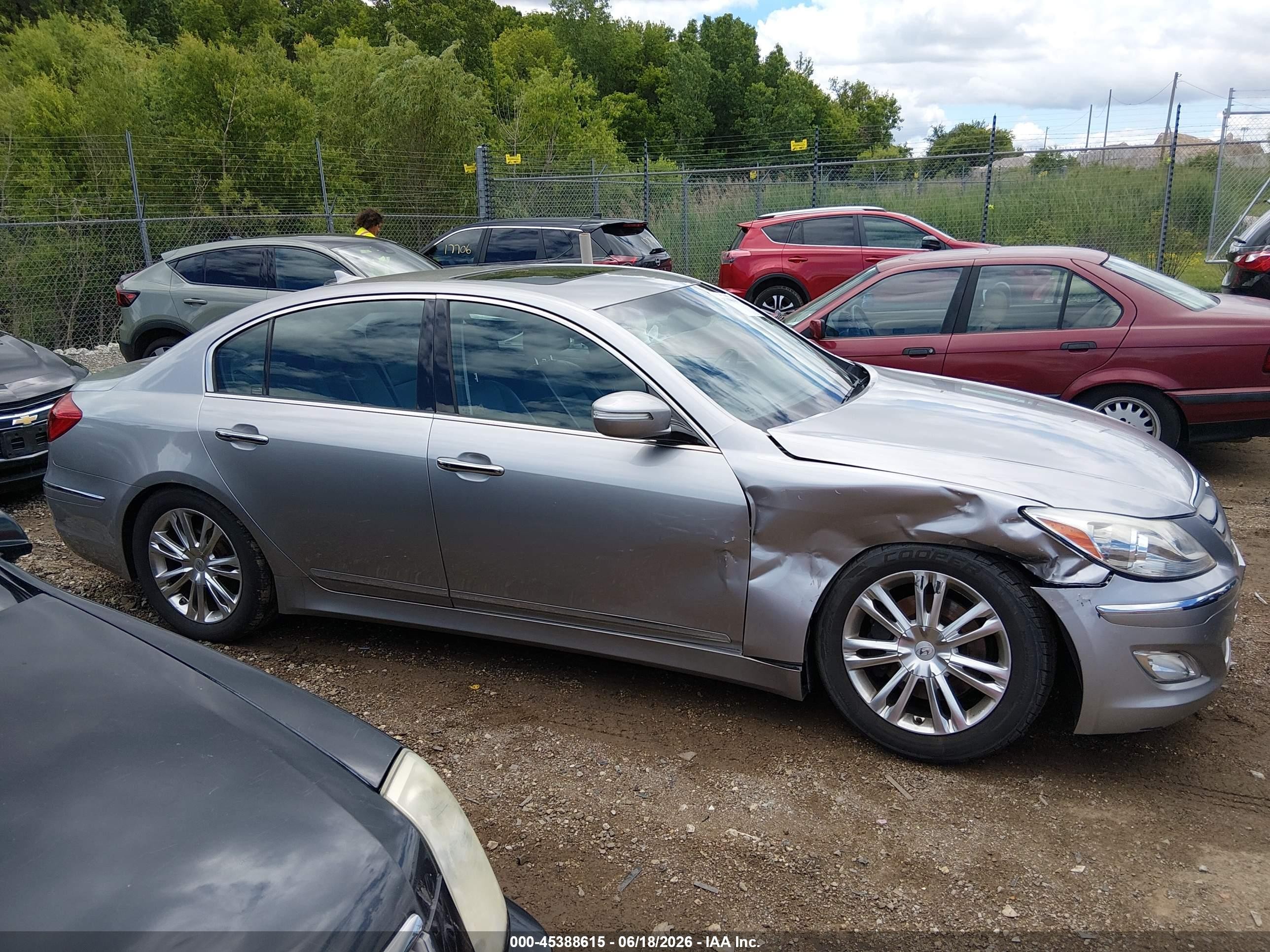 2012 Hyundai Genesis 4.6 Silver vin: KMHGC4DF4CU171662