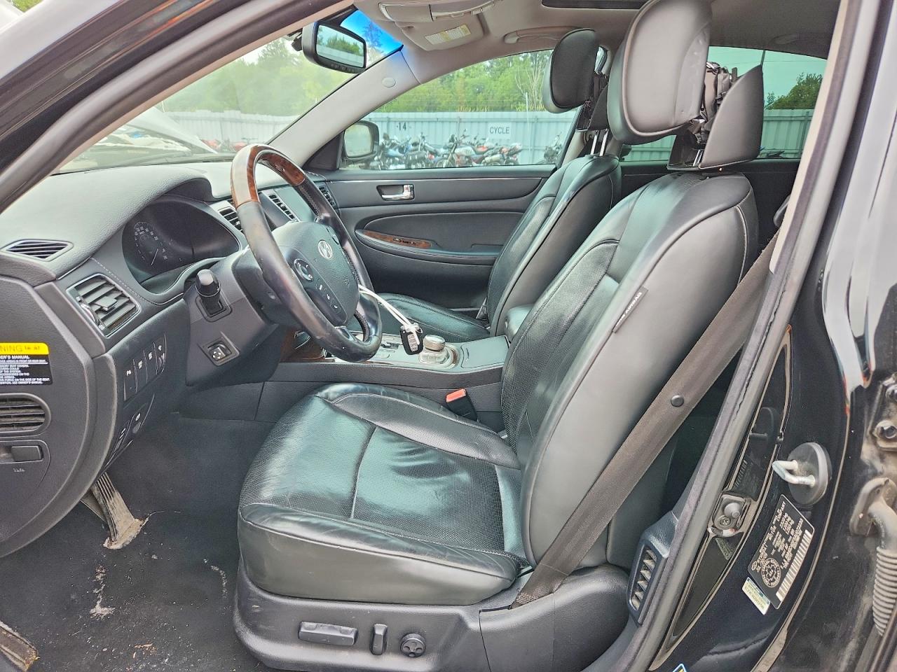 2010 Hyundai Genesis 4.6l Black vin: KMHGC4DF5AU072233