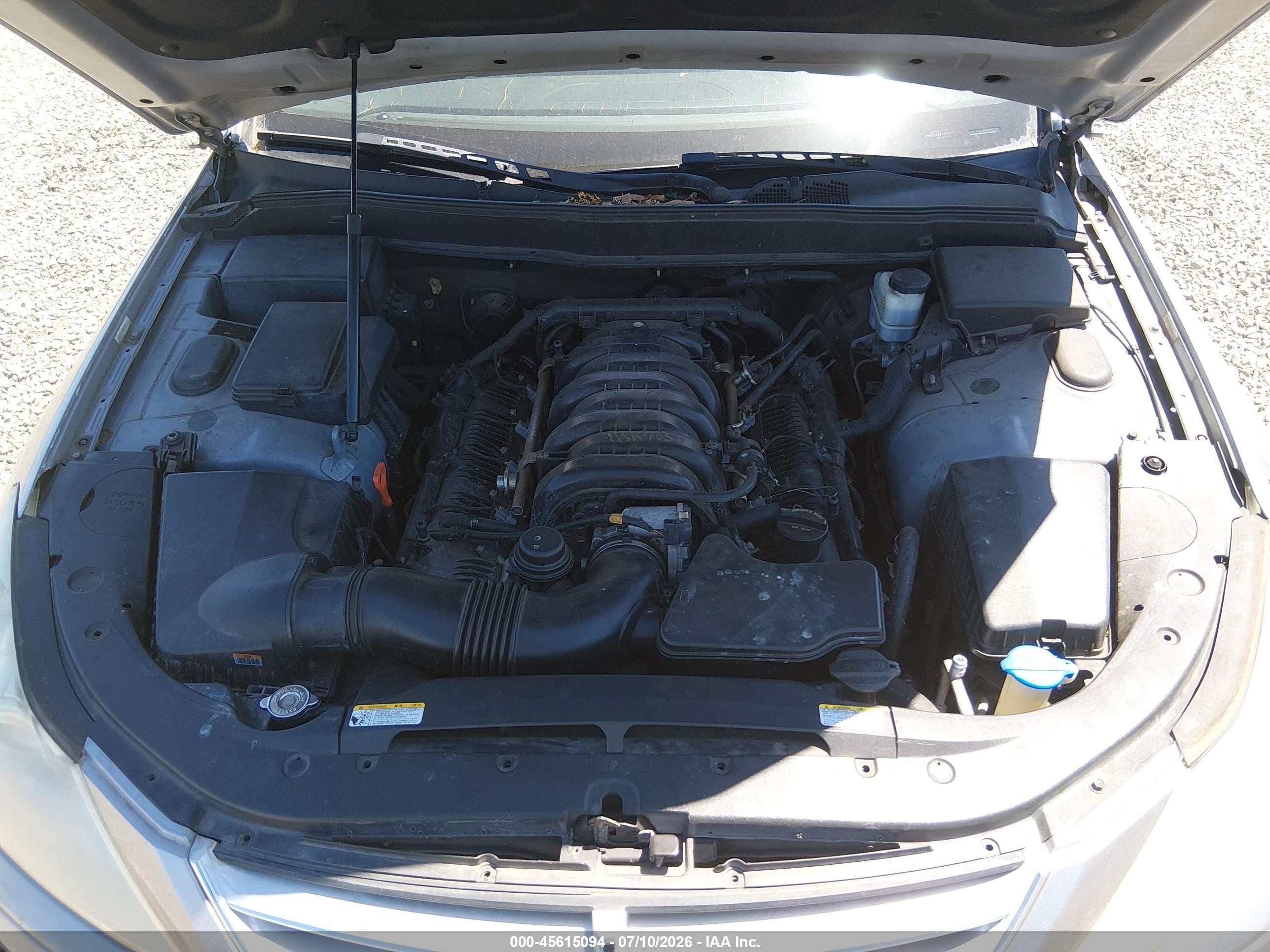 2010 Hyundai Genesis 4.6 Silver vin: KMHGC4DF5AU072491