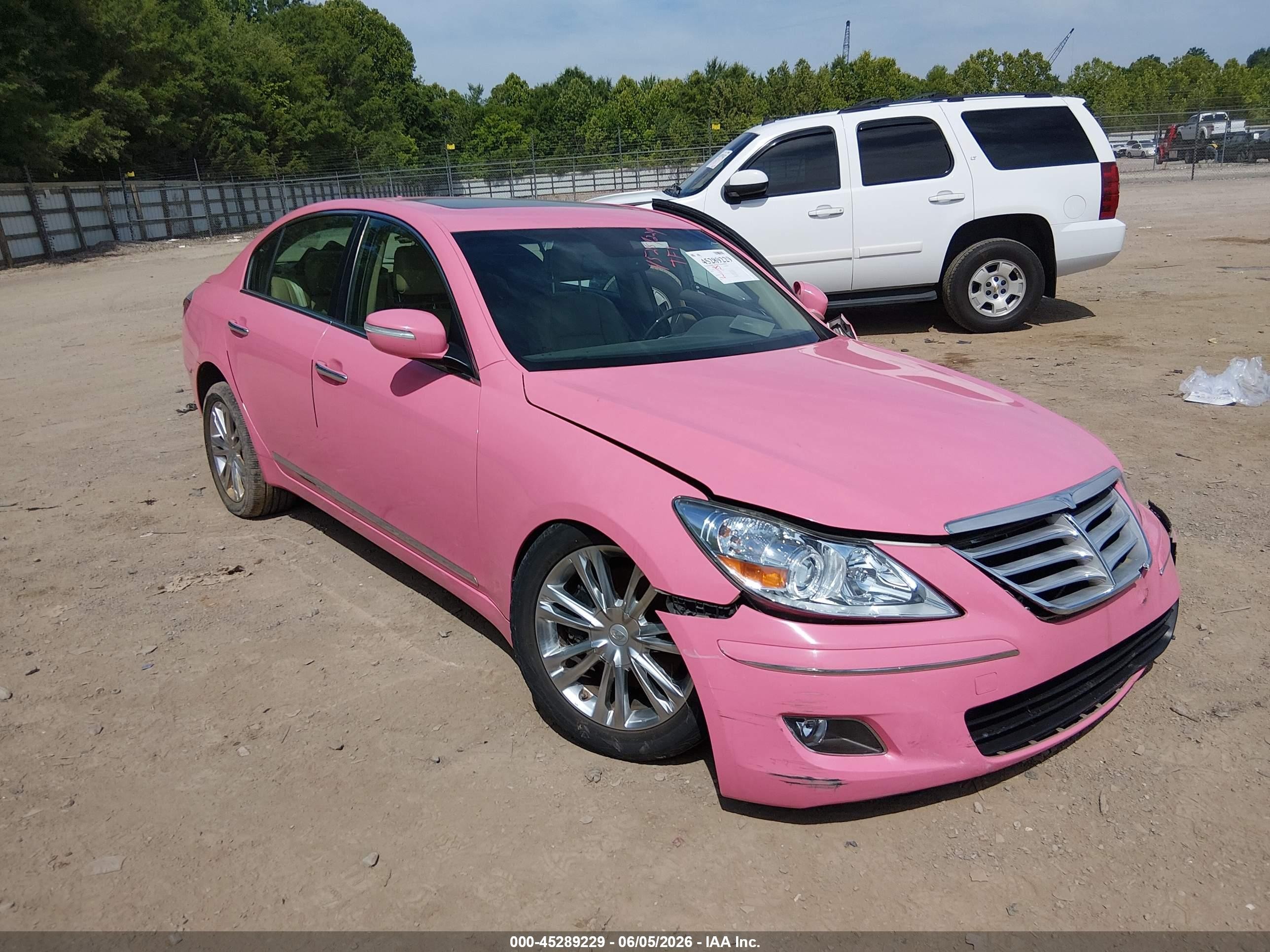 2010 Hyundai Genesis 4.6 Pink vin: KMHGC4DF5AU084205