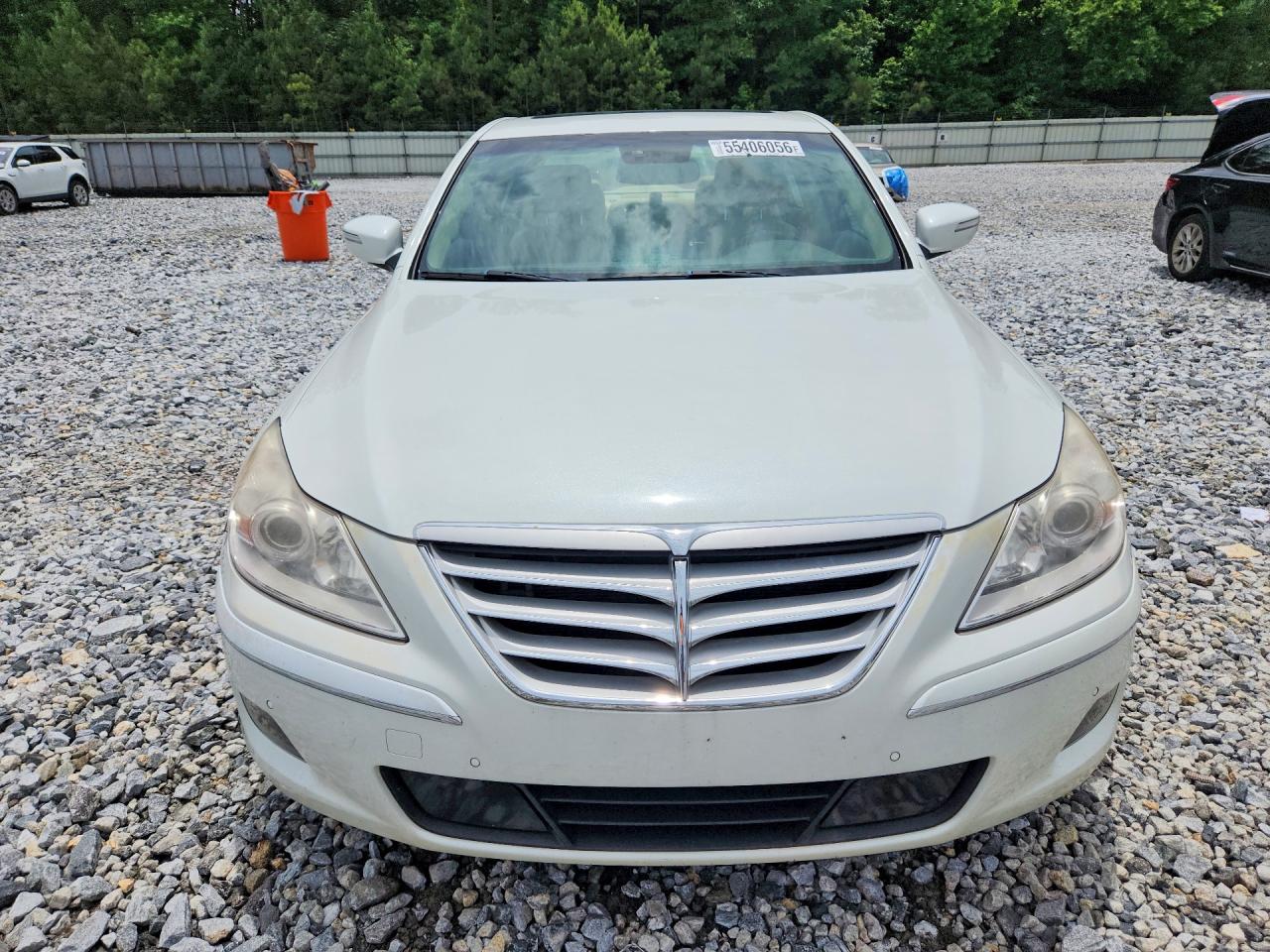 2010 Hyundai Genesis 4.6l White vin: KMHGC4DF5AU108101