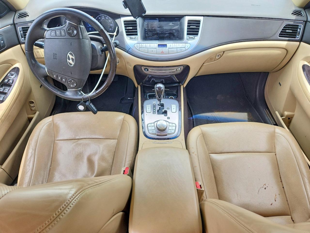 2010 Hyundai Genesis 4.6l White vin: KMHGC4DF5AU108101