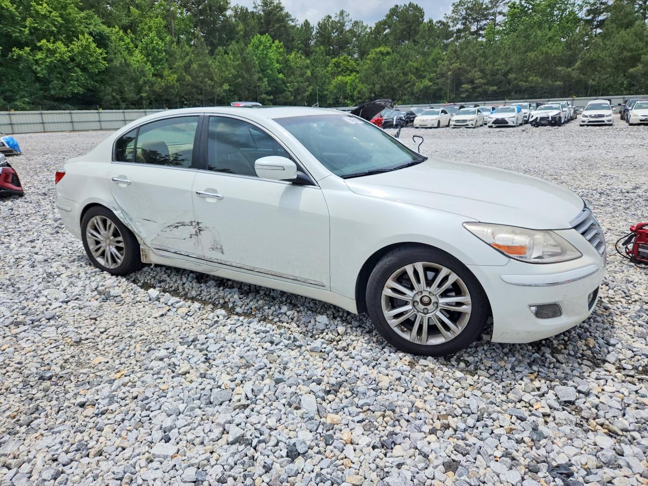 2010 Hyundai Genesis 4.6l White vin: KMHGC4DF5AU108101