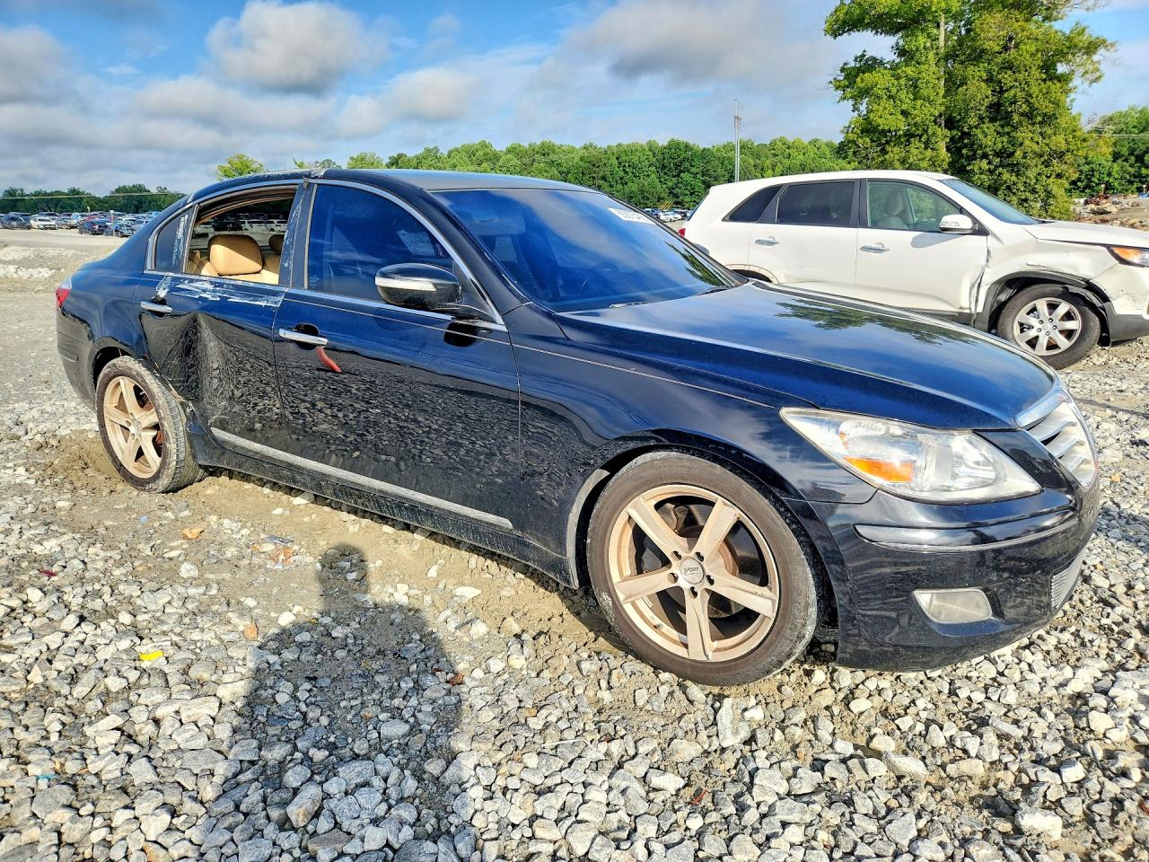 2010 Hyundai Genesis 4.6l Black vin: KMHGC4DF6AU107975