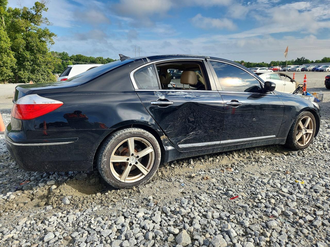 2010 Hyundai Genesis 4.6l Black vin: KMHGC4DF6AU107975