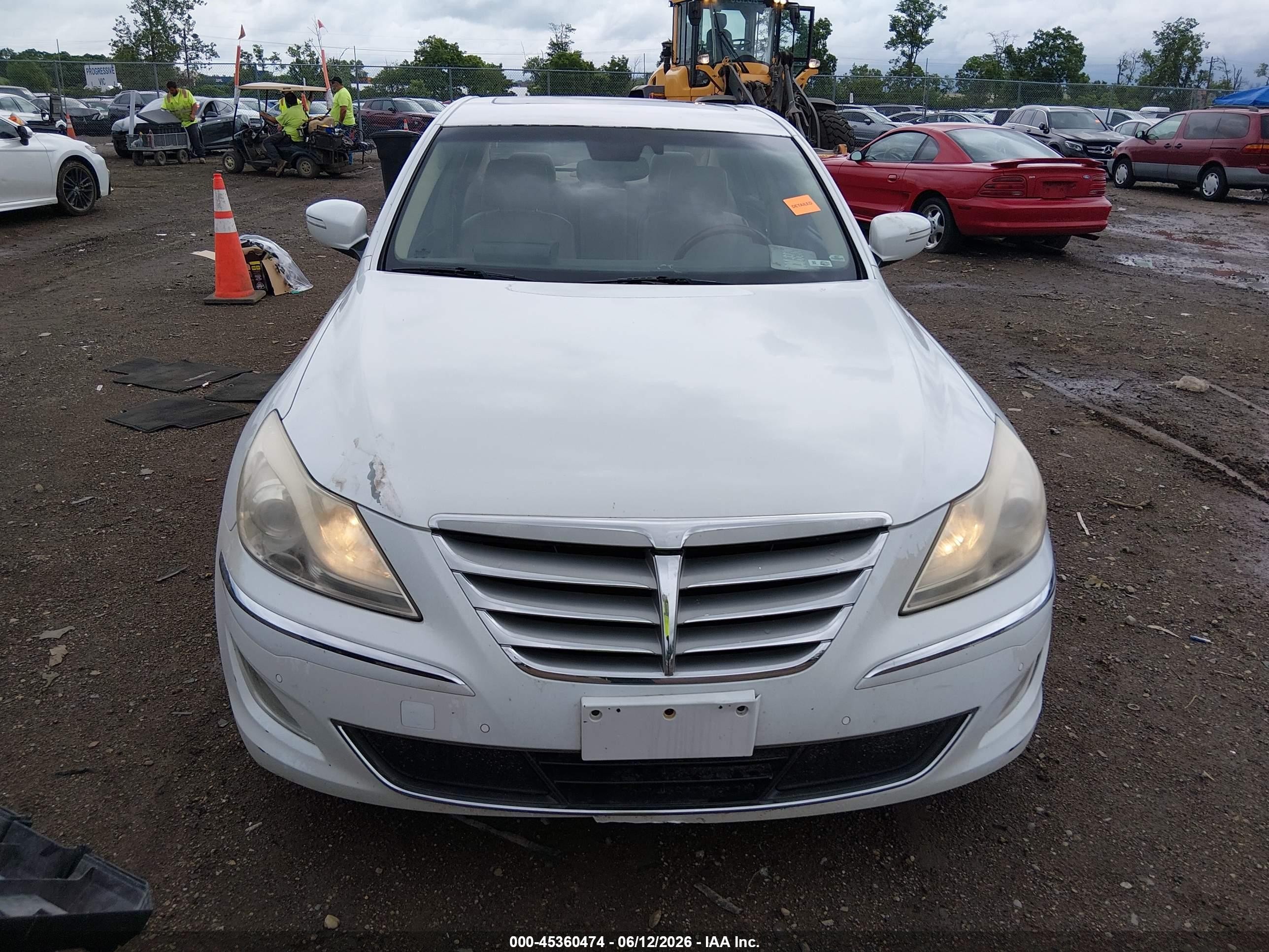 2012 Hyundai Genesis 4.6 White vin: KMHGC4DF6CU163868