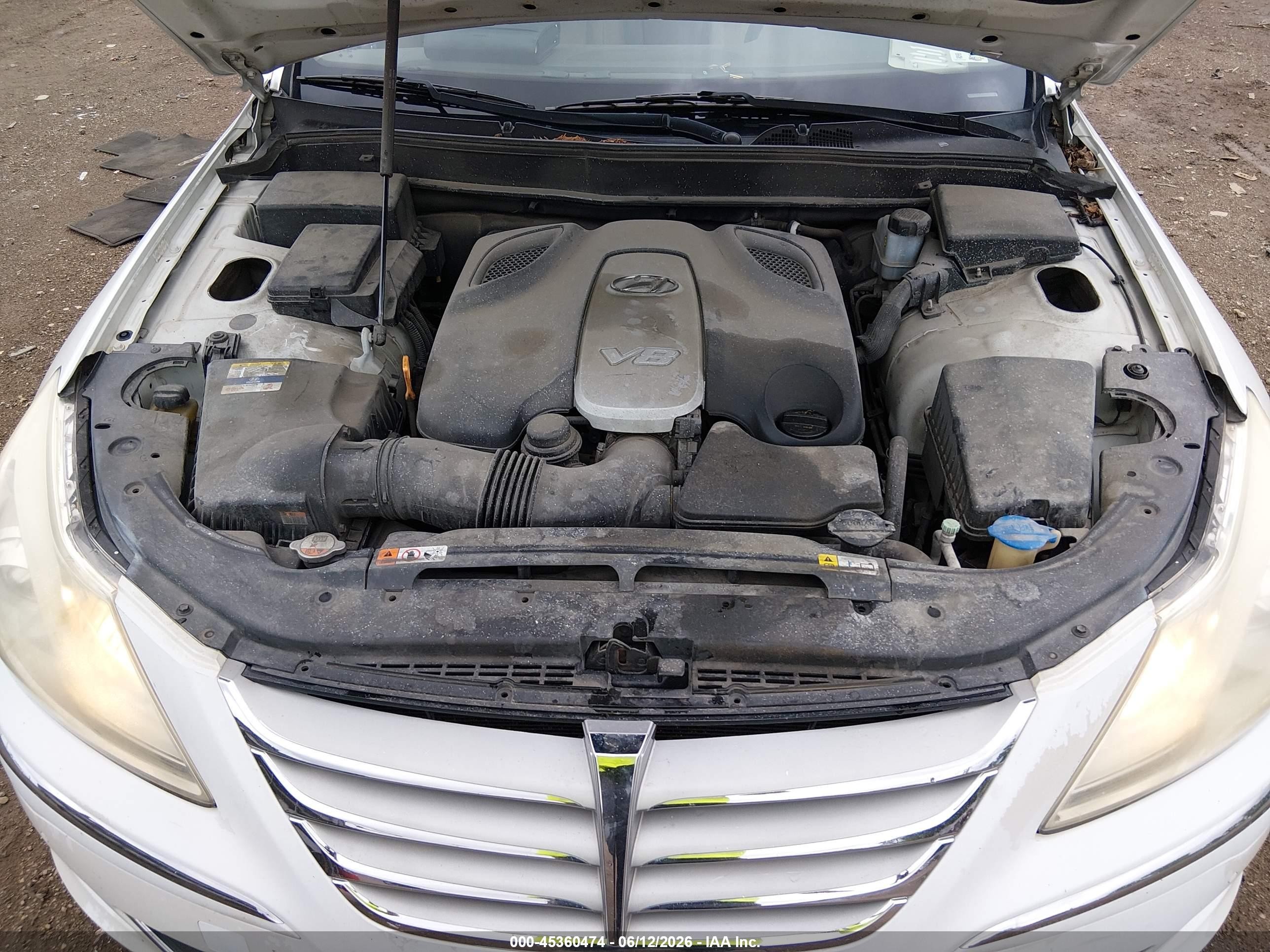 2012 Hyundai Genesis 4.6 White vin: KMHGC4DF6CU163868