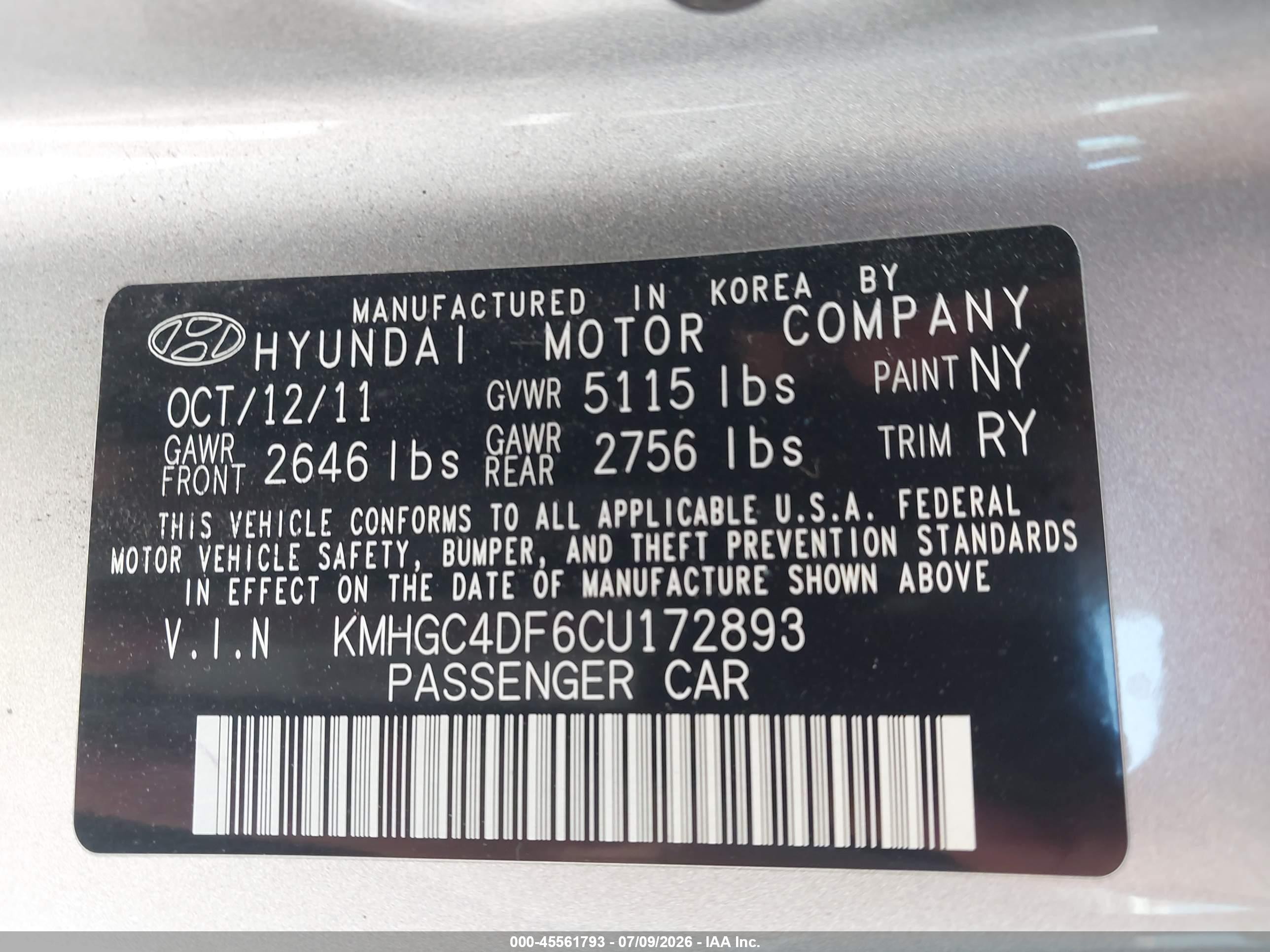 2012 Hyundai Genesis 4.6 Silver vin: KMHGC4DF6CU172893