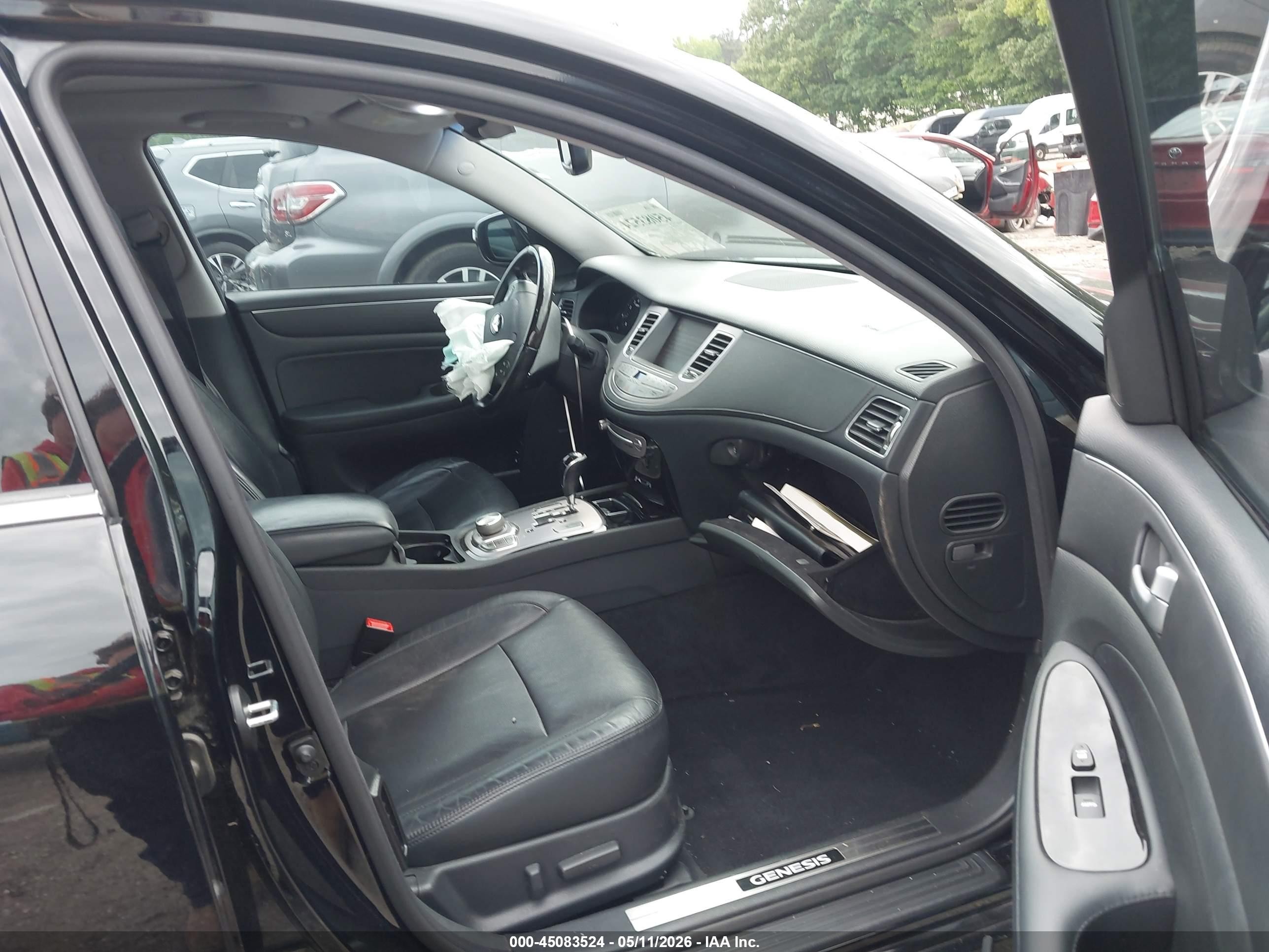 2012 Hyundai Genesis 4.6 Black vin: KMHGC4DF6CU175440