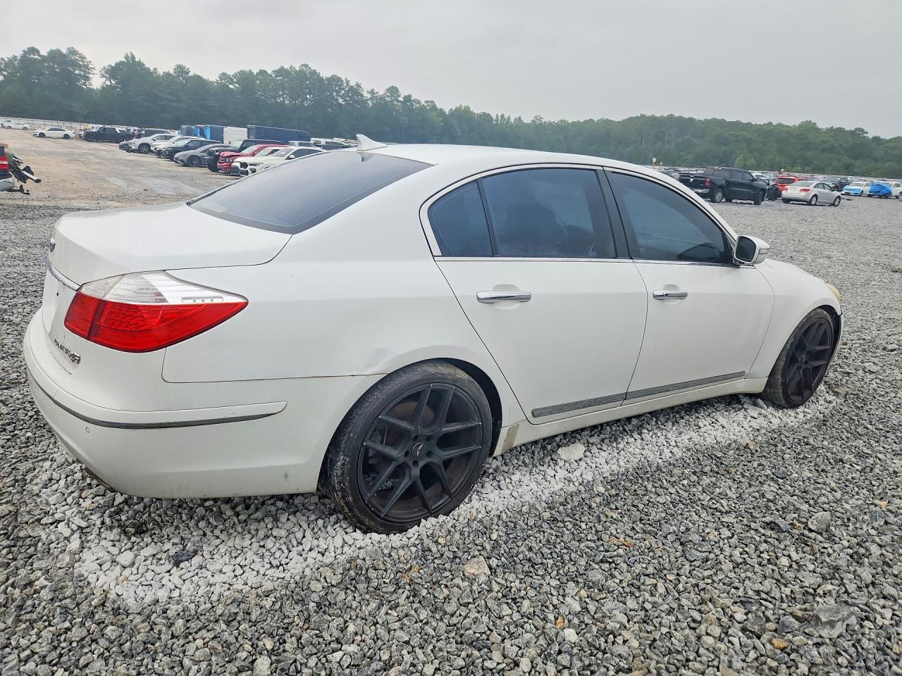 2011 Hyundai Genesis 4.6l White vin: KMHGC4DF7BU114600