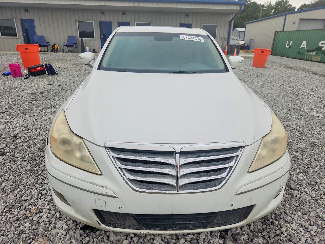 2011 Hyundai Genesis 4.6l White vin: KMHGC4DF7BU114600