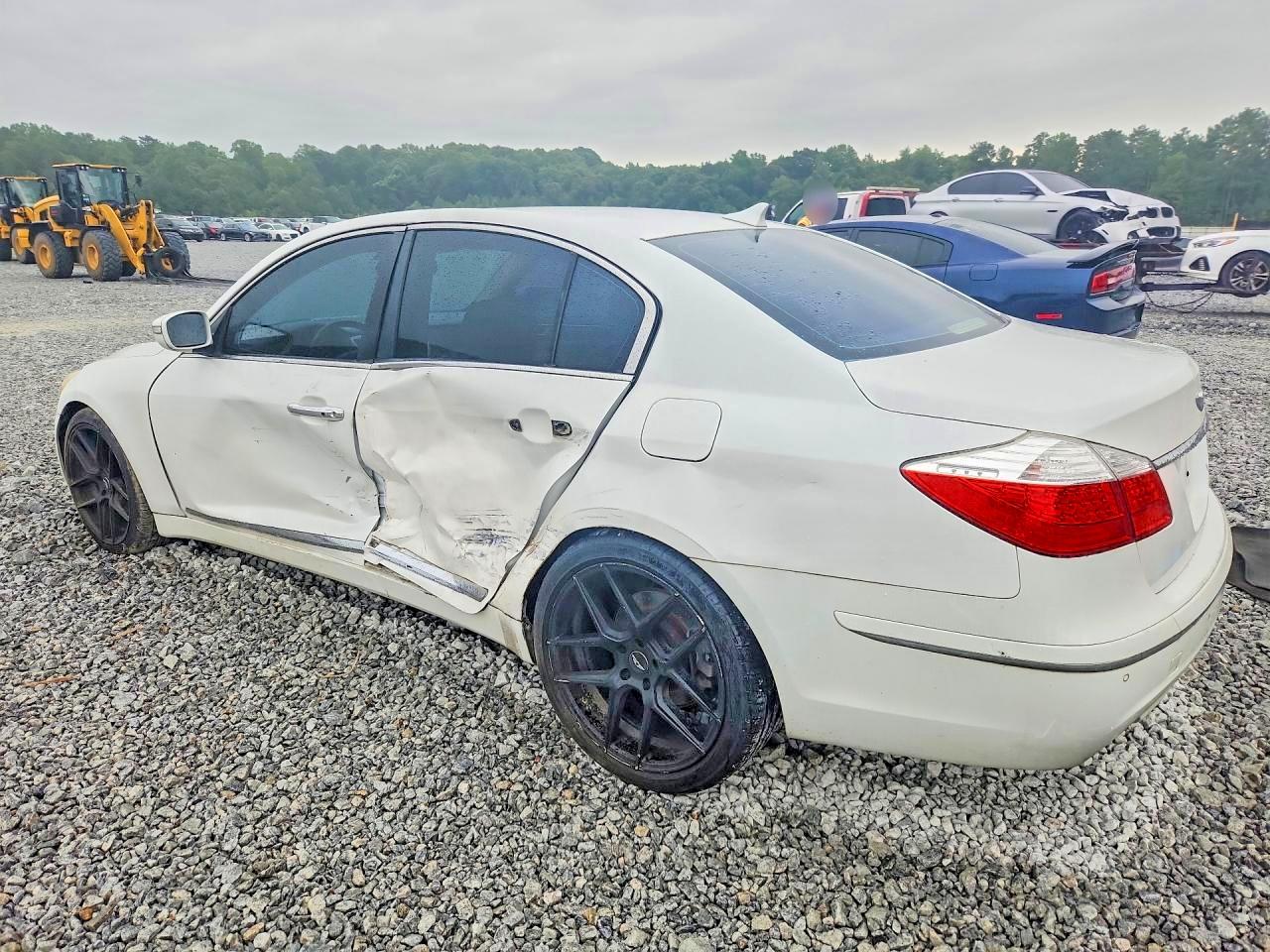 2011 Hyundai Genesis 4.6l White vin: KMHGC4DF7BU114600