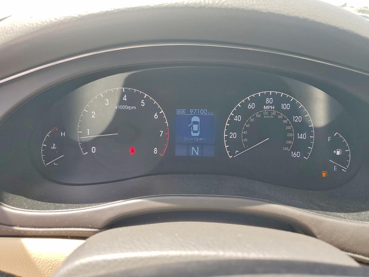 2011 Hyundai Genesis 4.6l Золотой vin: KMHGC4DF7BU119036