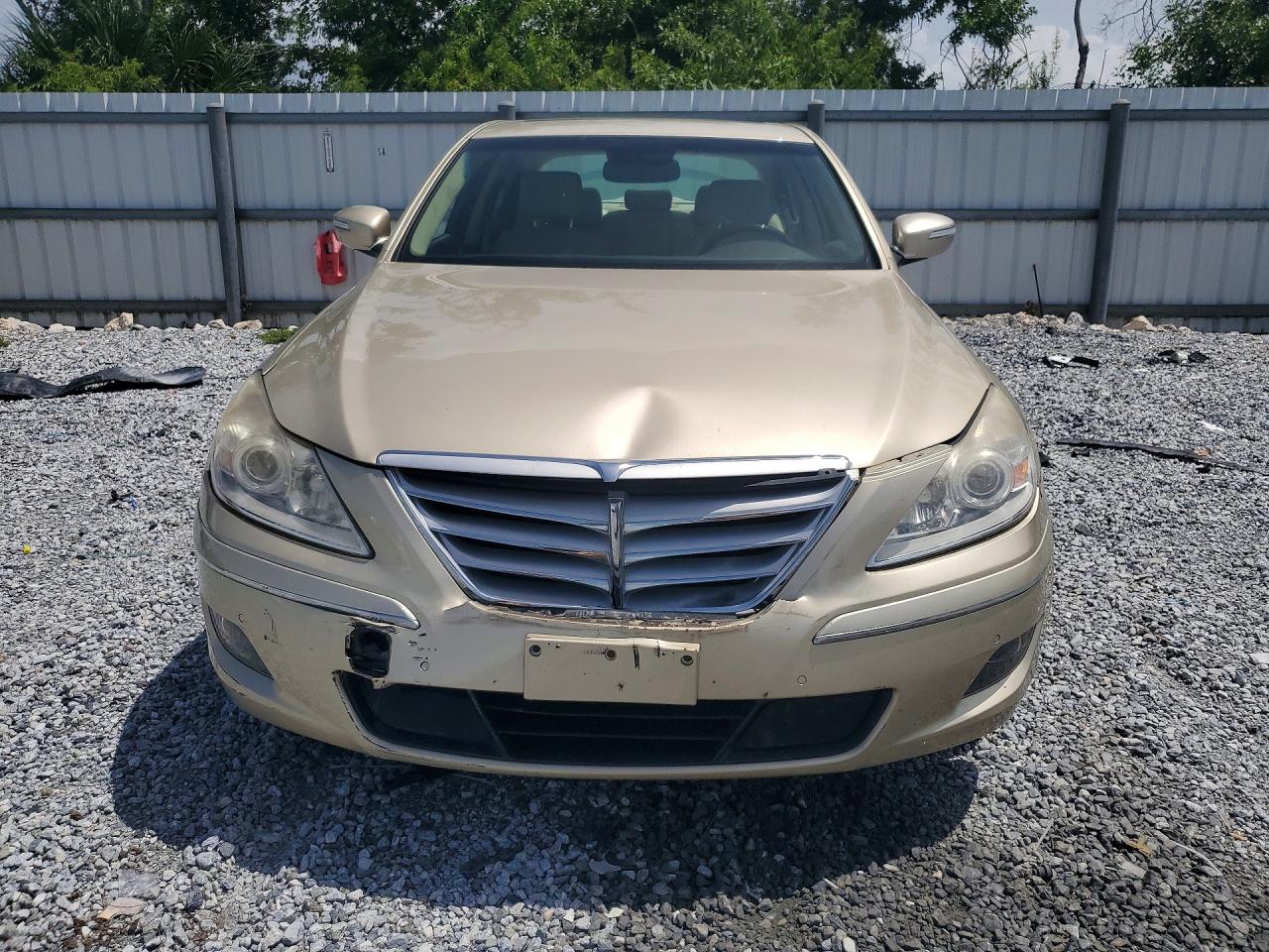 2011 Hyundai Genesis 4.6l Золотой vin: KMHGC4DF7BU119036