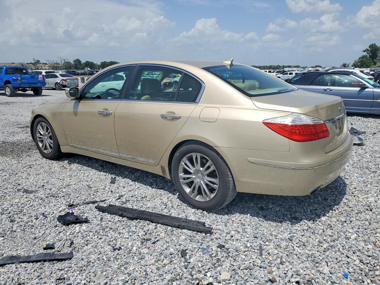 2011 Hyundai Genesis 4.6l Золотой vin: KMHGC4DF7BU119036