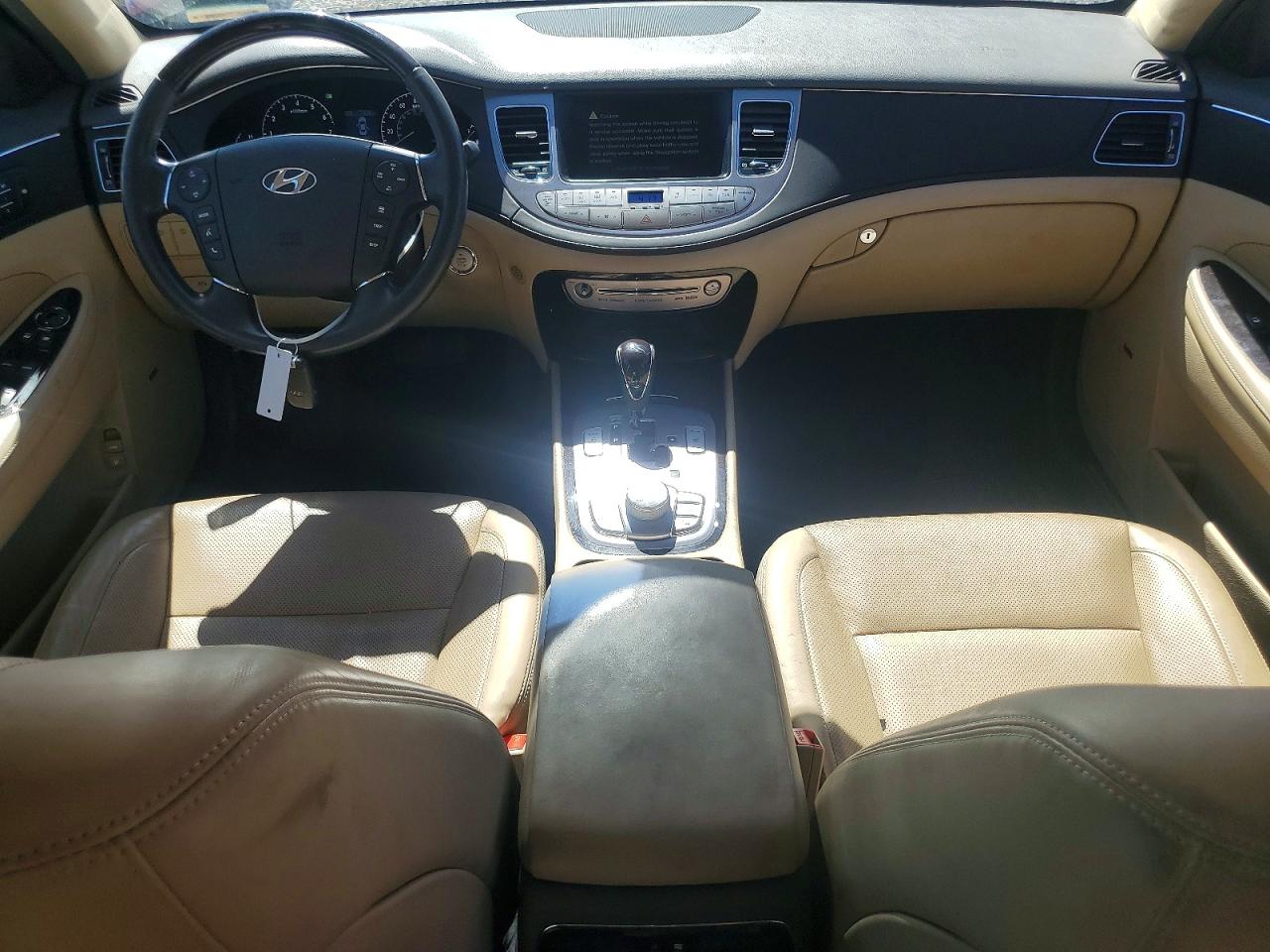 2011 Hyundai Genesis 4.6l Burgundy vin: KMHGC4DF7BU122096