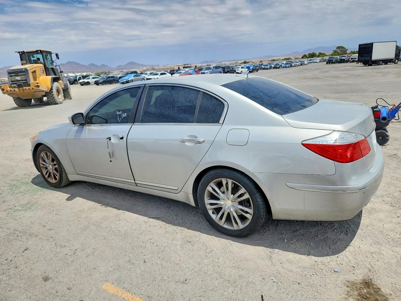 2011 Hyundai Genesis 4.6l Silver vin: KMHGC4DF7BU127301