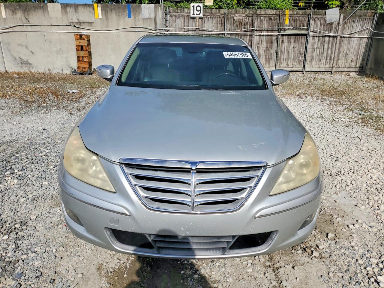 2011 Hyundai Genesis 4.6l Silver vin: KMHGC4DF7BU128965