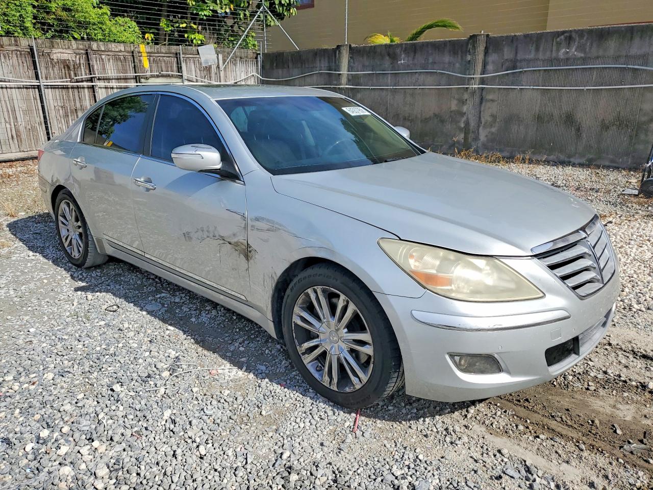 2011 Hyundai Genesis 4.6l Silver vin: KMHGC4DF7BU128965