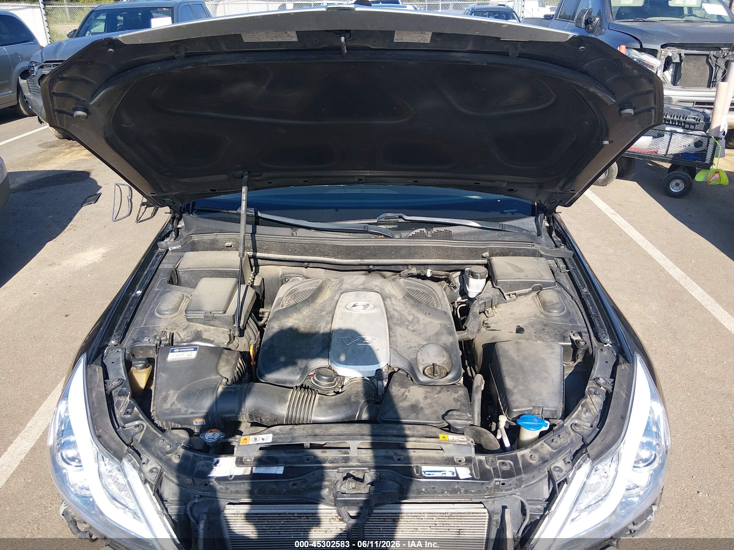 2012 Hyundai Genesis 4.6 Black vin: KMHGC4DF7CU193221