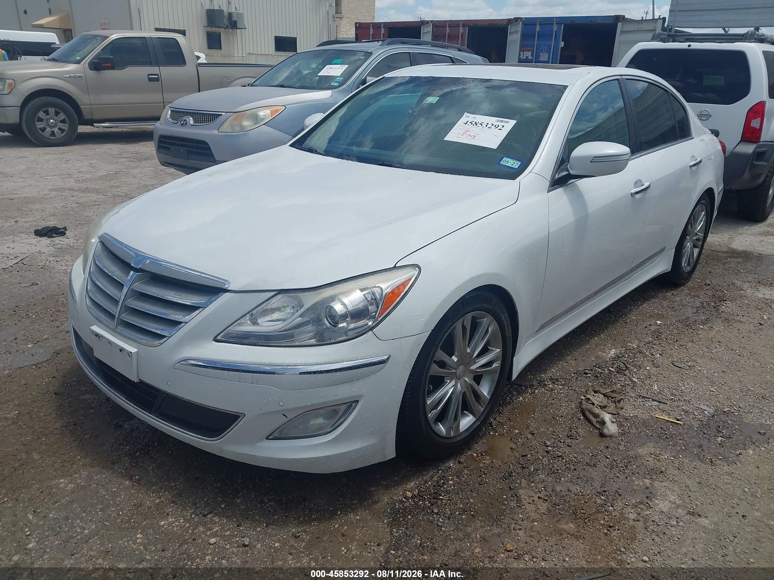 2012 Hyundai Genesis 4.6 White vin: KMHGC4DF7CU194546