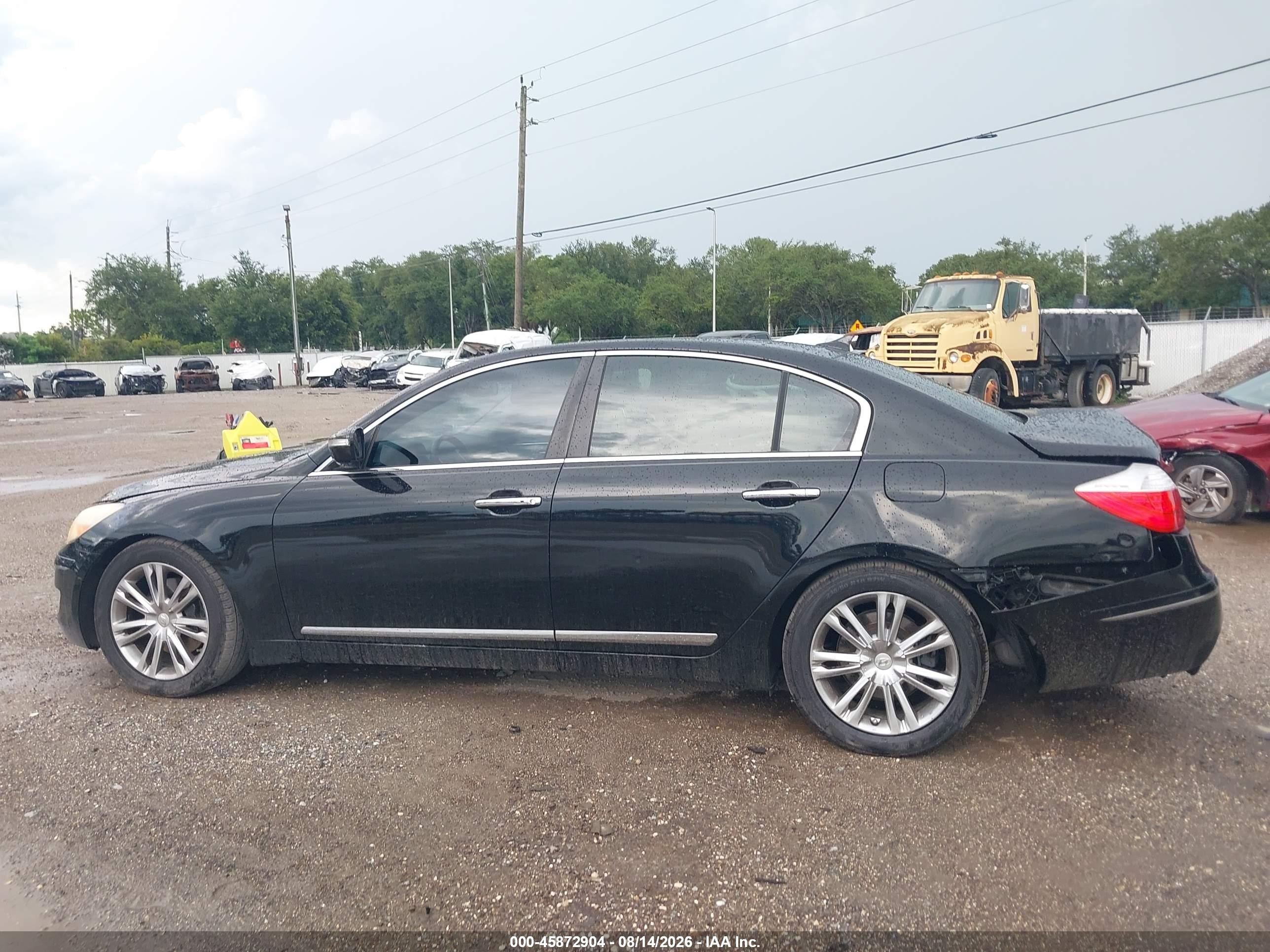 2011 Hyundai Genesis 4.6 Черный vin: KMHGC4DF8BU126514