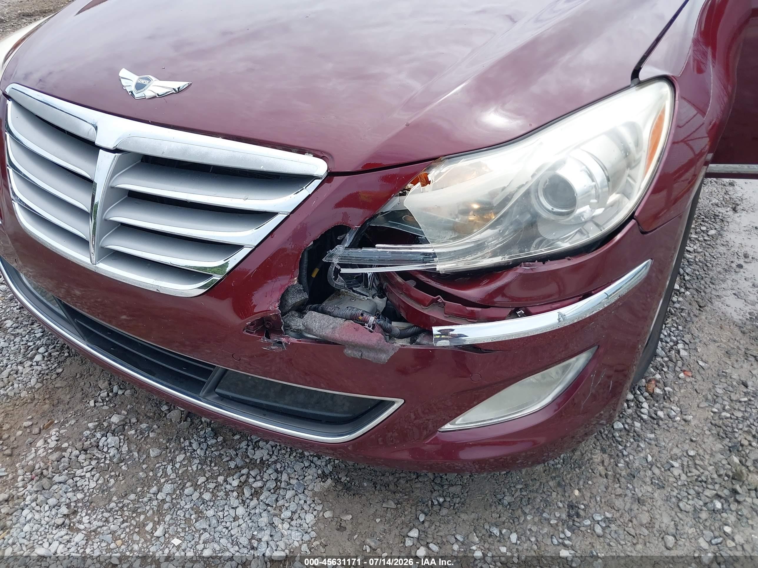2012 Hyundai Genesis 4.6 Red vin: KMHGC4DF8CU155674