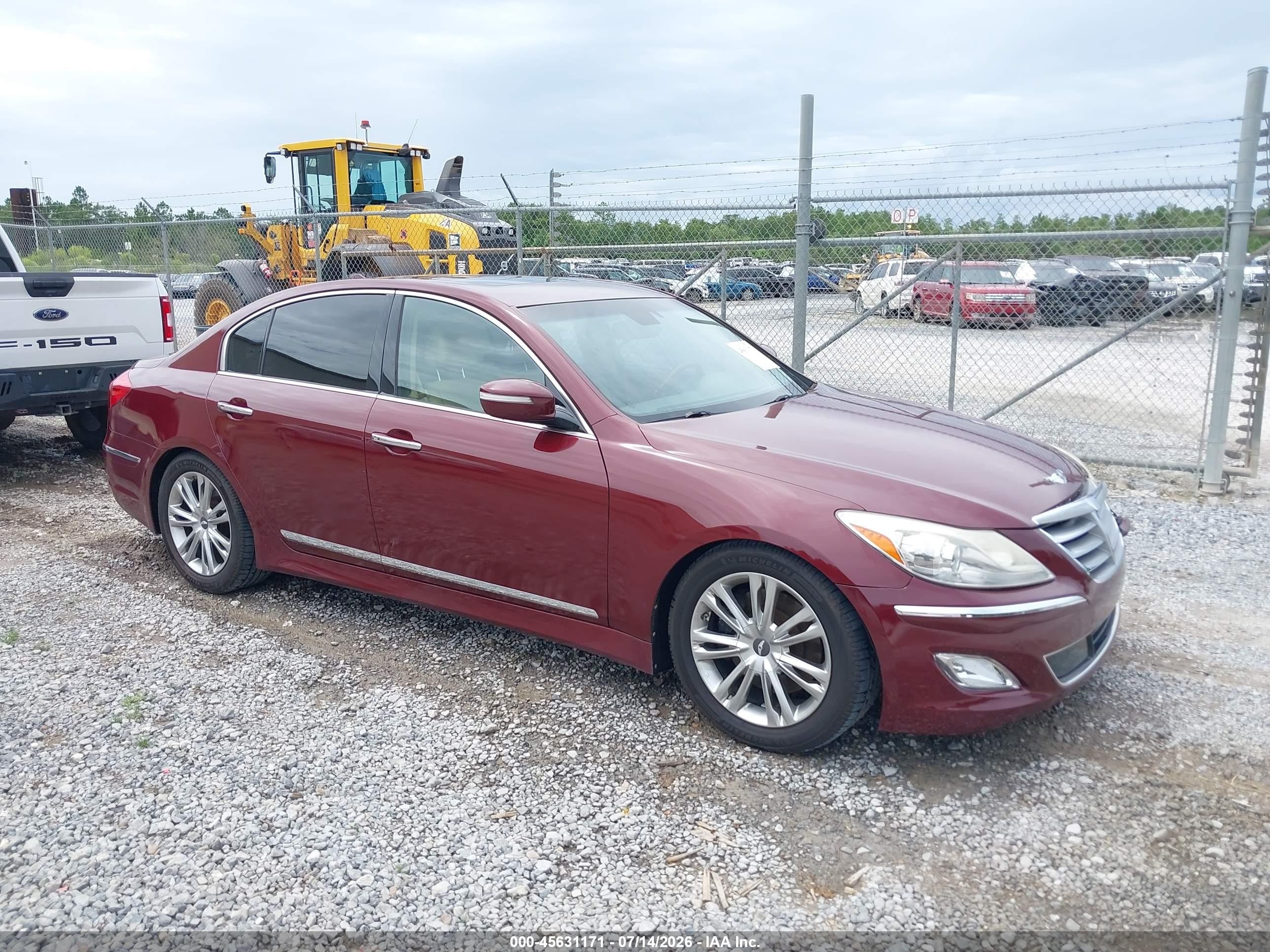 2012 Hyundai Genesis 4.6 Red vin: KMHGC4DF8CU155674