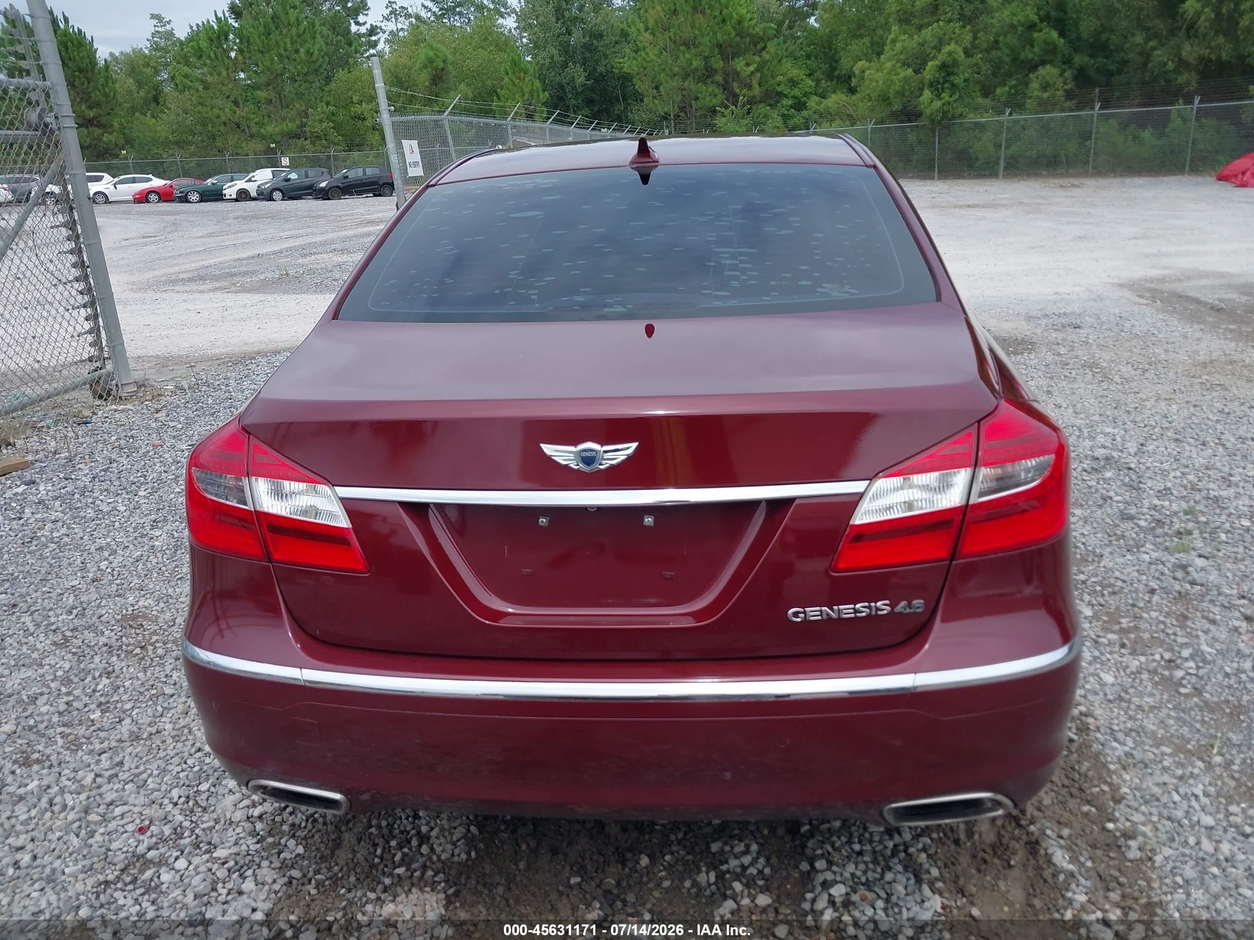 2012 Hyundai Genesis 4.6 Red vin: KMHGC4DF8CU155674