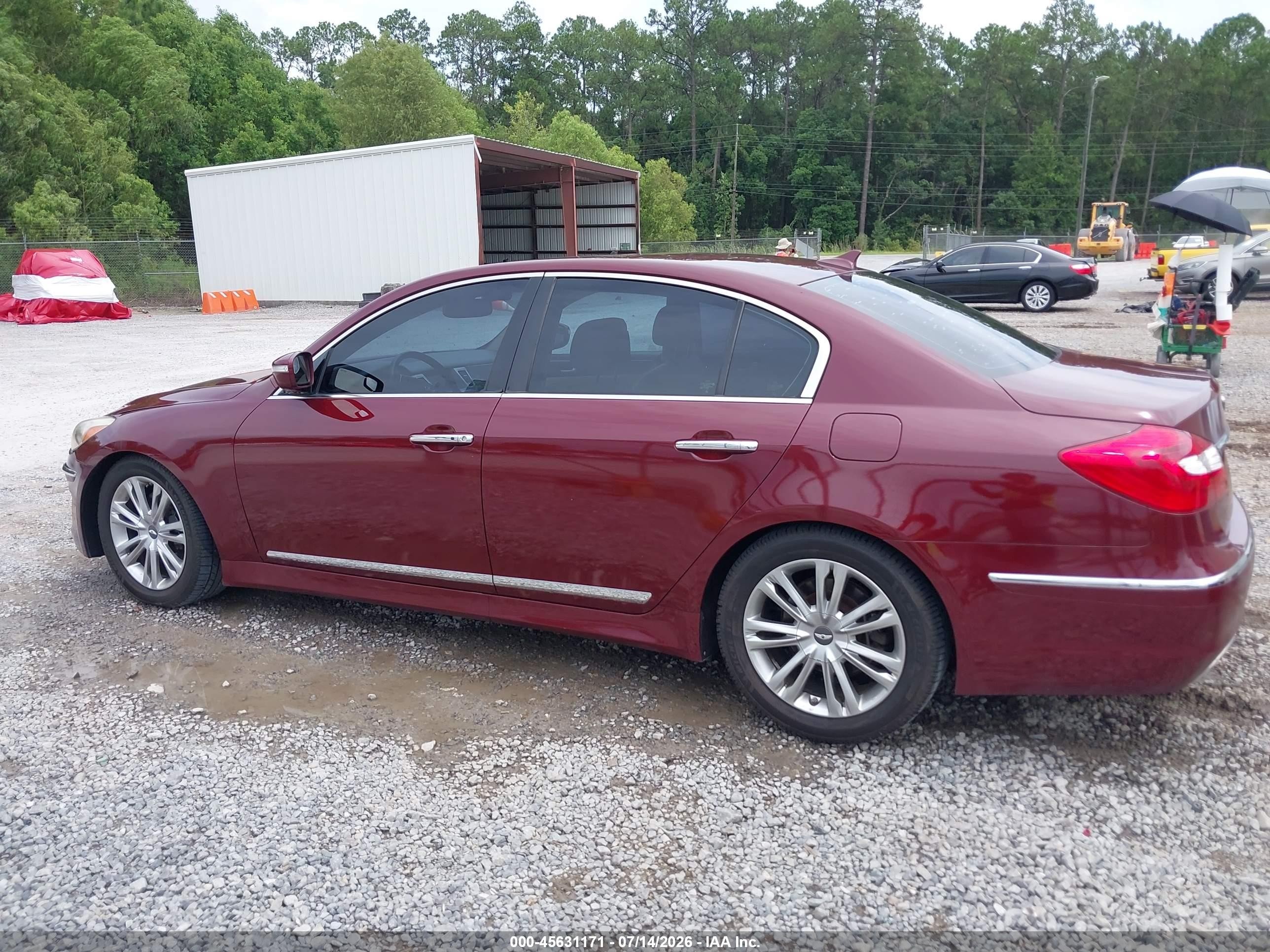 2012 Hyundai Genesis 4.6 Red vin: KMHGC4DF8CU155674