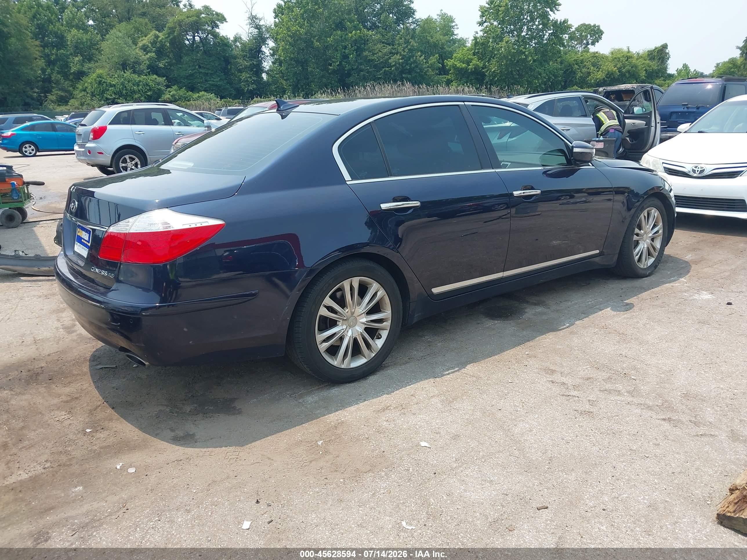 2010 Hyundai Genesis 4.6 Blue vin: KMHGC4DF9AU085549