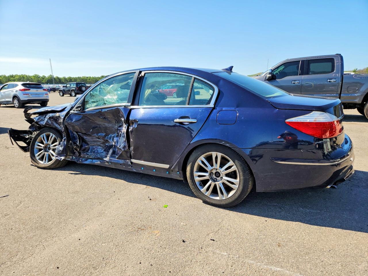 2010 Hyundai Genesis 4.6l Blue vin: KMHGC4DF9AU111048
