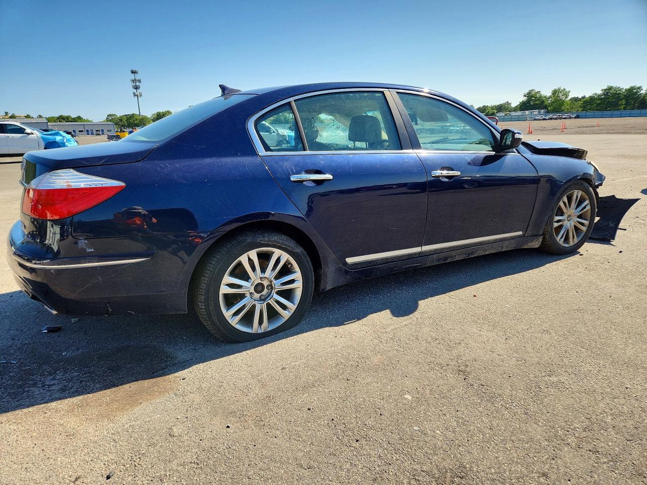 2010 Hyundai Genesis 4.6l Blue vin: KMHGC4DF9AU111048