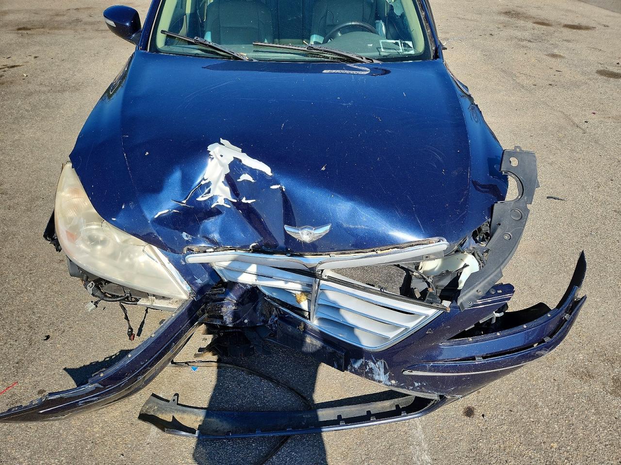 2010 Hyundai Genesis 4.6l Blue vin: KMHGC4DF9AU111048