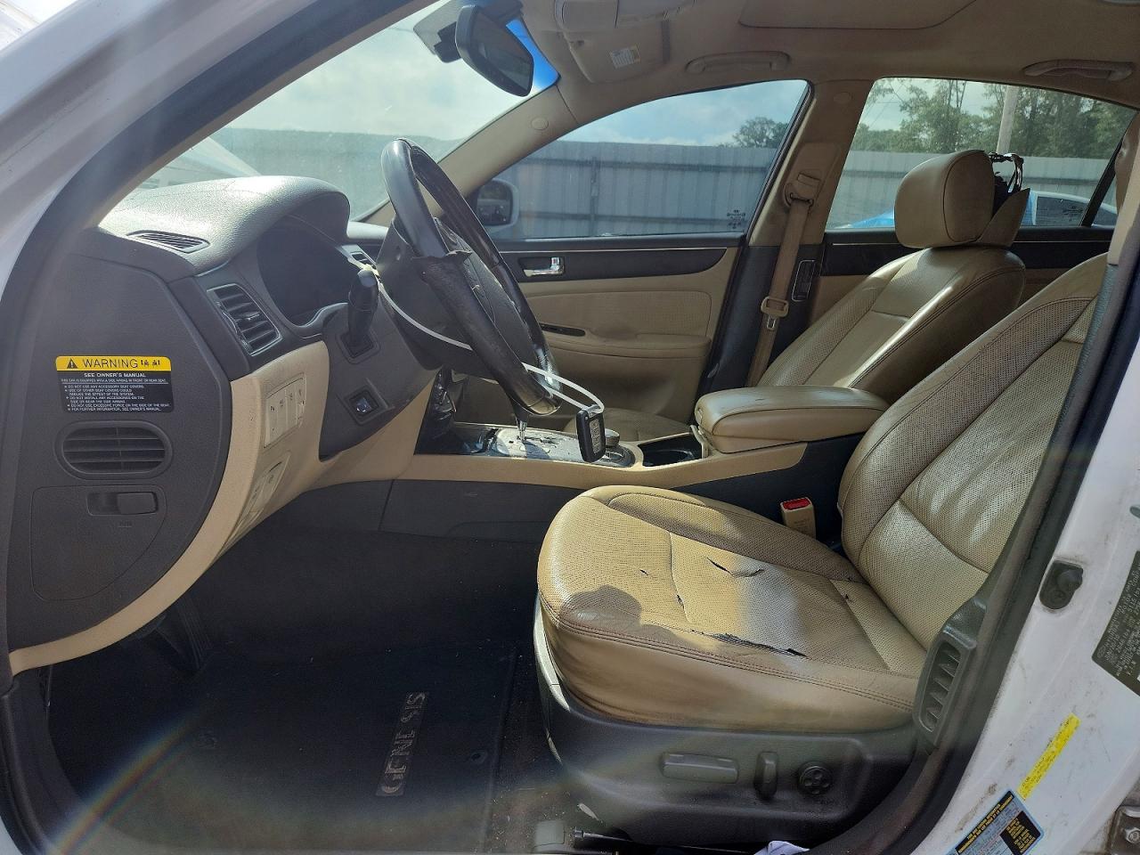 2011 Hyundai Genesis 4.6l Белый vin: KMHGC4DF9BU114033