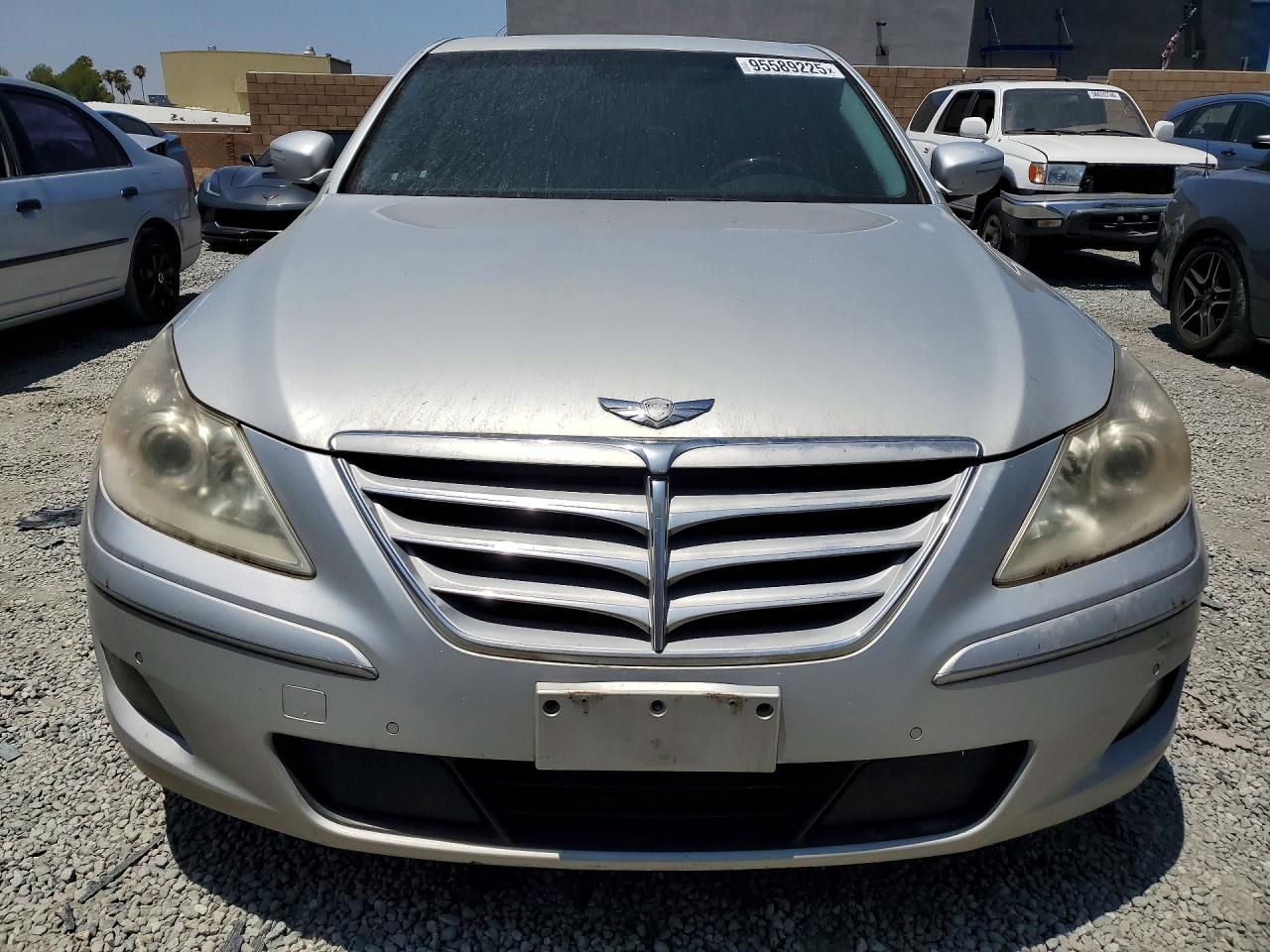2011 Hyundai Genesis 4.6l Silver vin: KMHGC4DF9BU127400