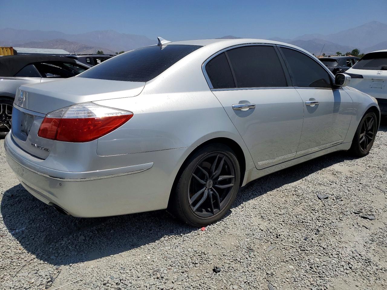 2011 Hyundai Genesis 4.6l Silver vin: KMHGC4DF9BU127400